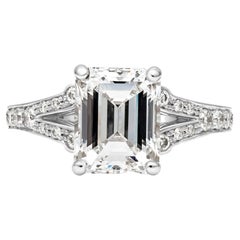 Roman Malakov, bague de fiançailles en forme de fendue avec diamant taille émeraude certifié GIA de 3,01 carats