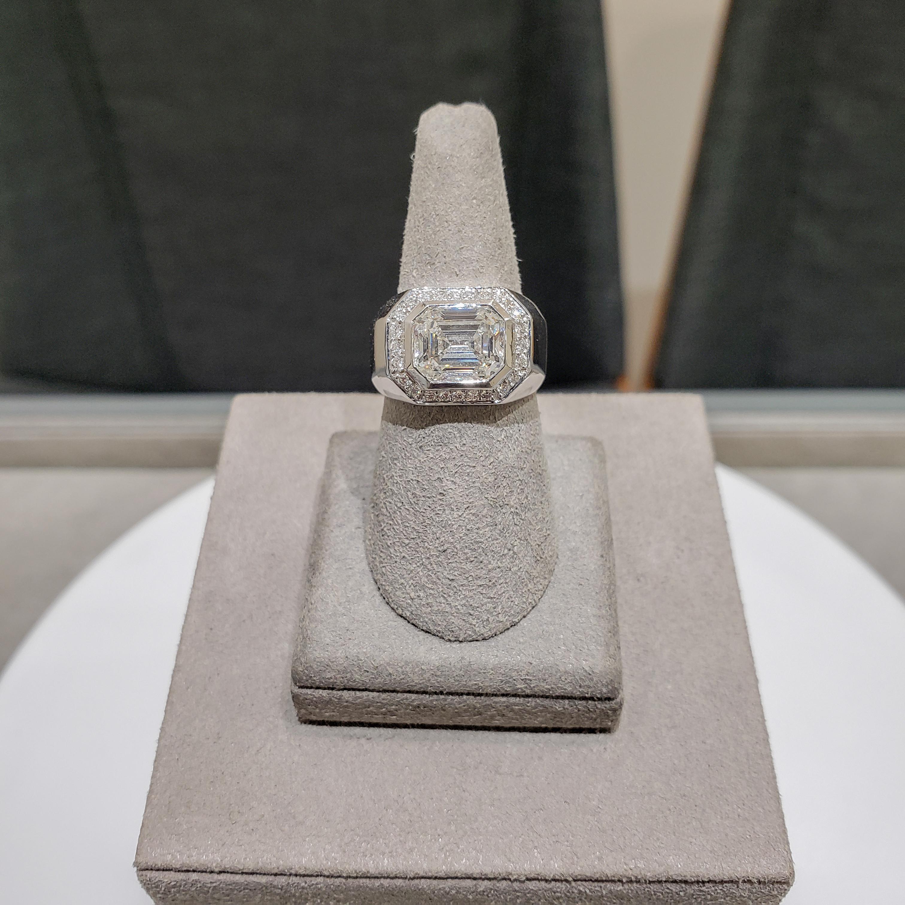 Roman Malakov GIA-zertifizierter 3,14 Karat Diamant-Herrenring mit Smaragdschliff im Angebot 2