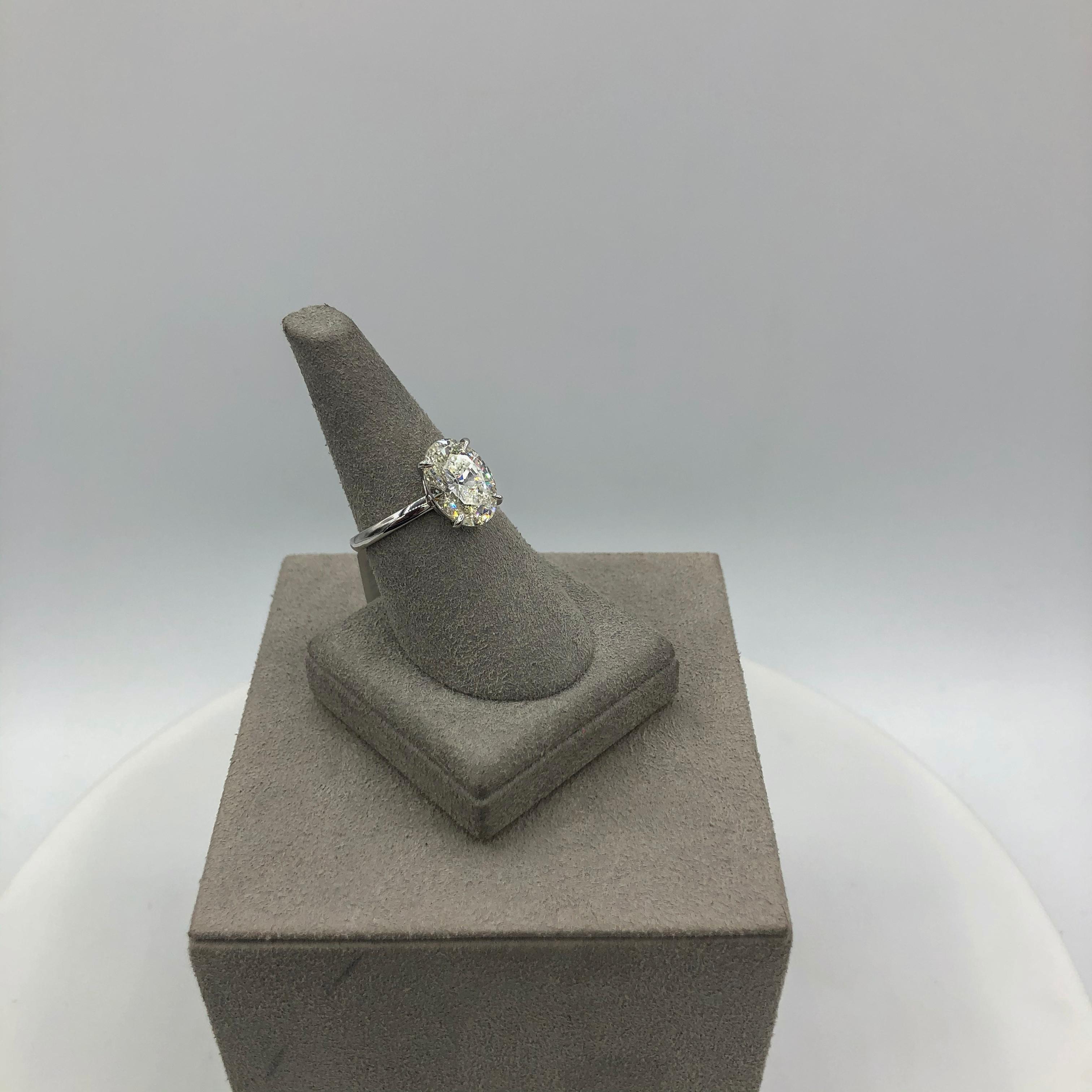 GIA-zertifizierter Verlobungsring mit 3,50 Karat Diamant im Ovalschliff Solitär im Angebot 4