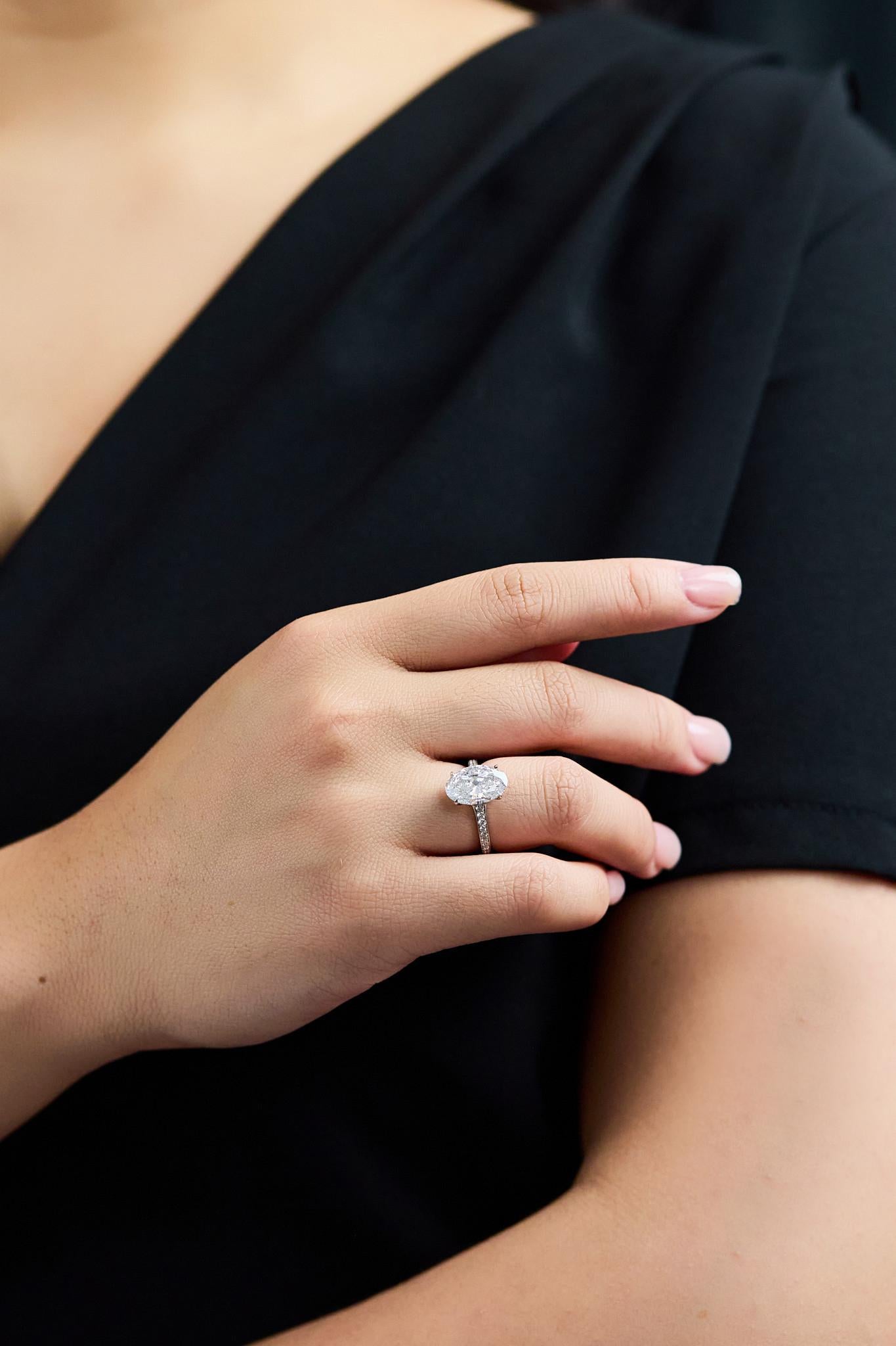 Roman Malakov Verlobungsring mit GIA-zertifiziertem 3.61 Karat Diamant im Ovalschliff Damen im Angebot
