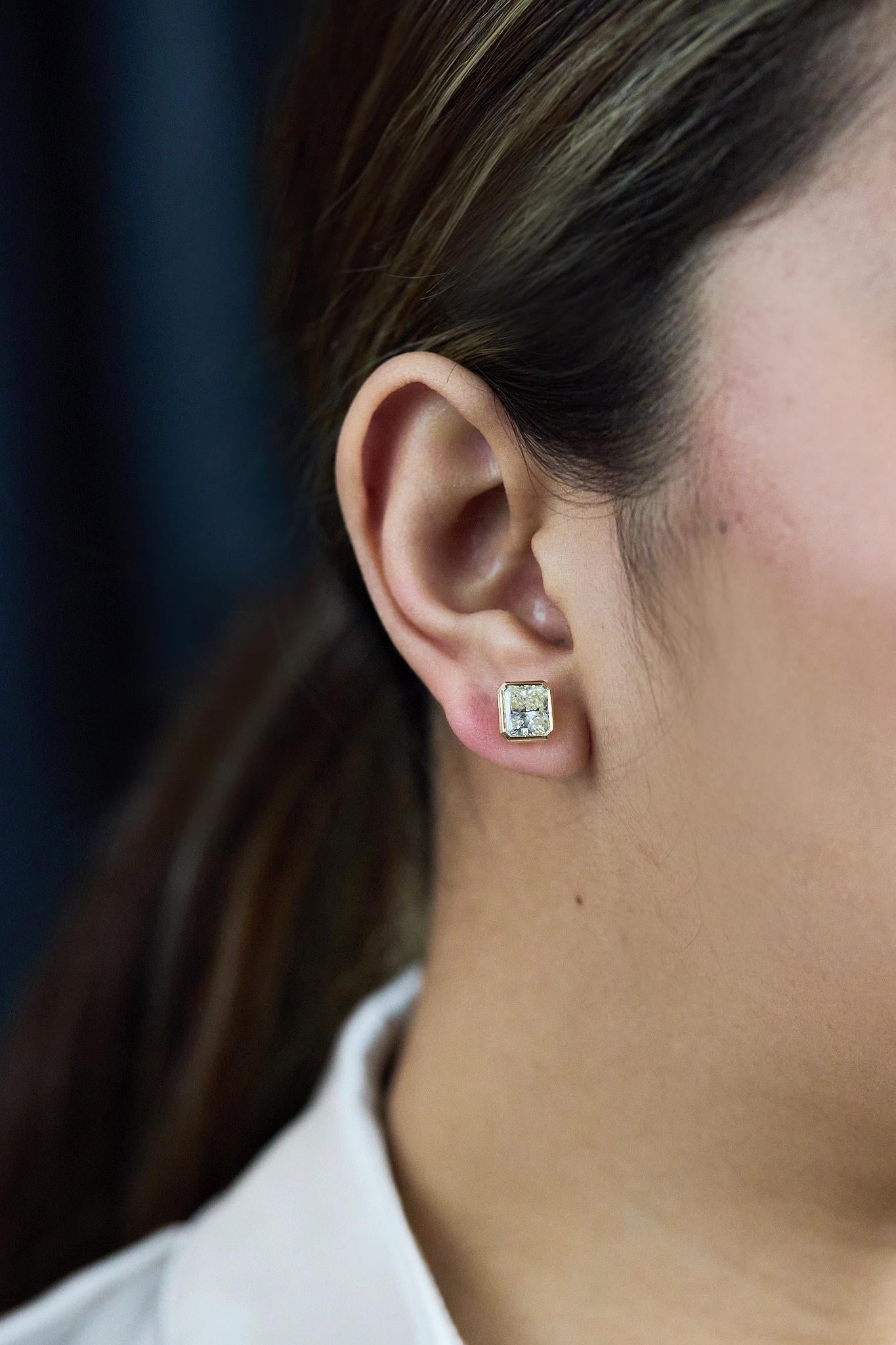 Femenino o masculino Roman Malakov Pendientes de diamantes de talla radiante de 4,04 quilates certificados por el GIA en venta