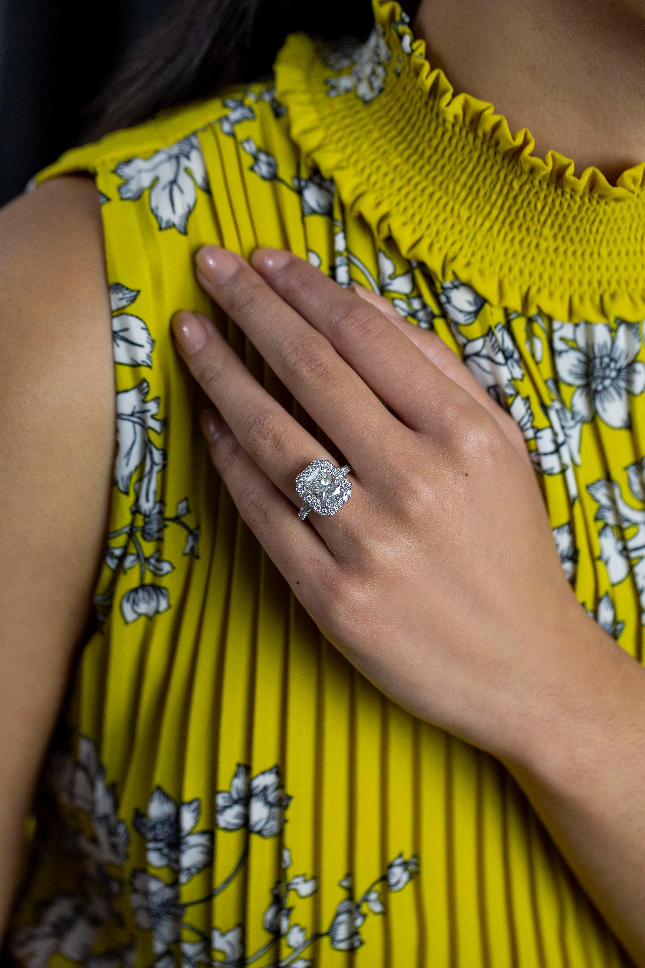 Women's Roman Malakov GIA Certified 4.15 Carat Radiant Cut Diamond Halo Engagement Ring For Sale