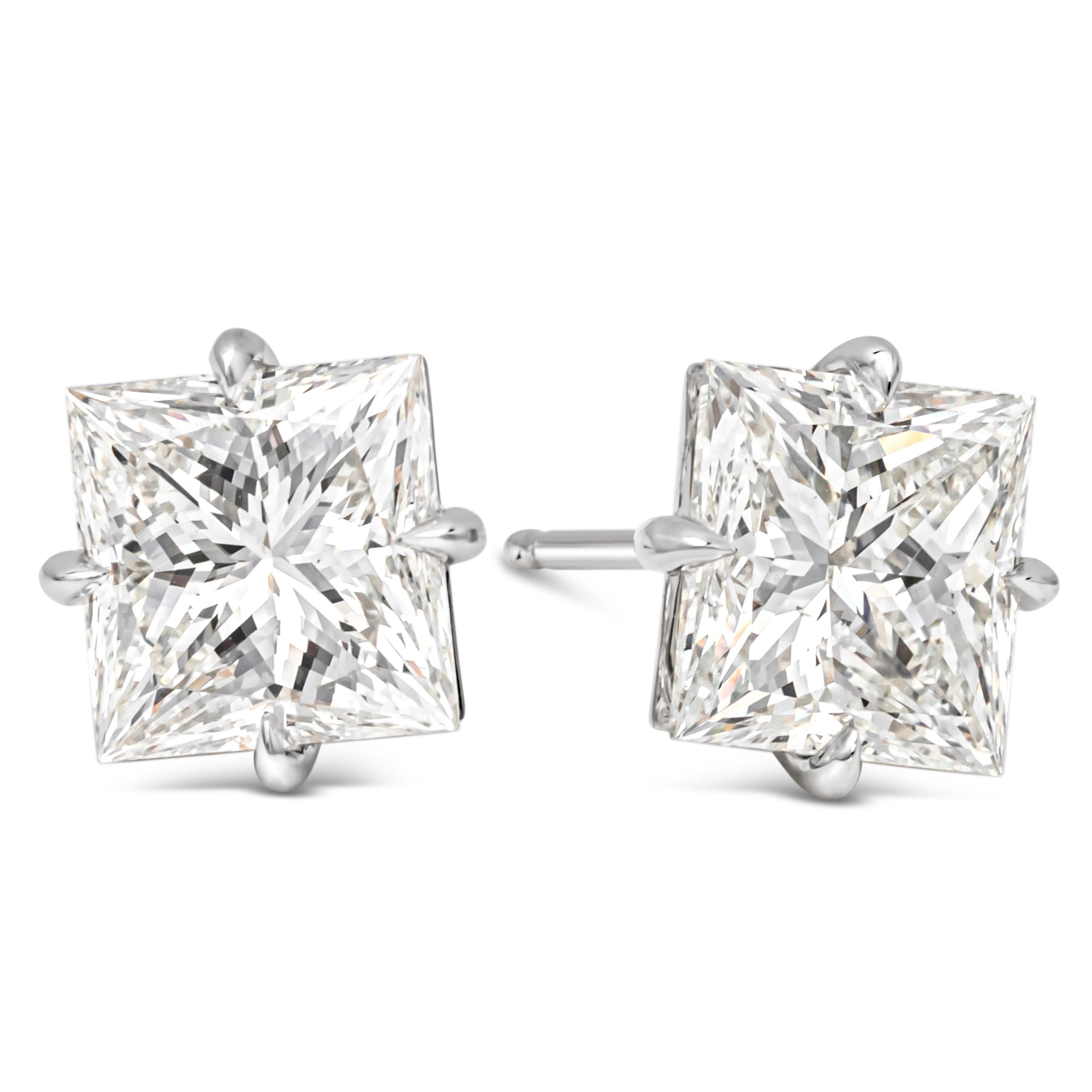 Contemporain Boucles d'oreilles en diamant certifié GIA 6.07 carats total, taille princesse et brillante en vente