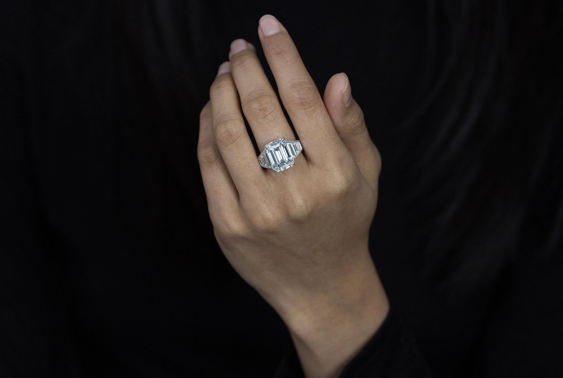 Women's Roman Malakov GIA Certified 8.35 Carats Emerald Cut Diamond Engagement Ring For Sale