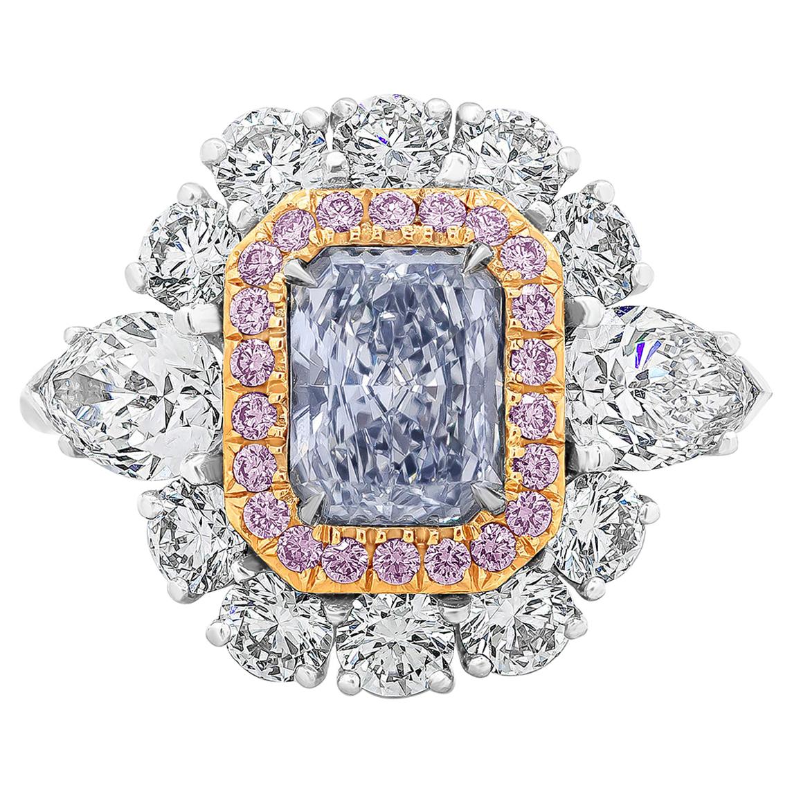 Verlobungsring mit GIA-zertifiziertem 1,09 Karat blauem Diamant-Halo im Strahlenschliff