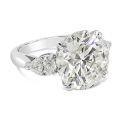 Anello di fidanzamento a tre pietre con diamante tondo e brillante certificato GIA da 10.09 carati