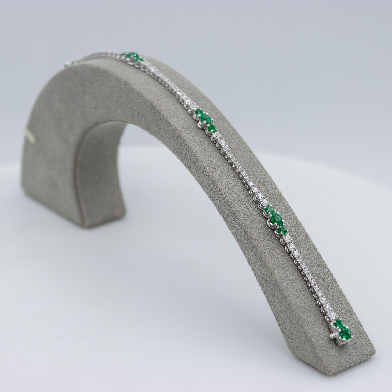 Round Cut Roman Malakov, Green Emerald and Diamond Tennis Bracelet