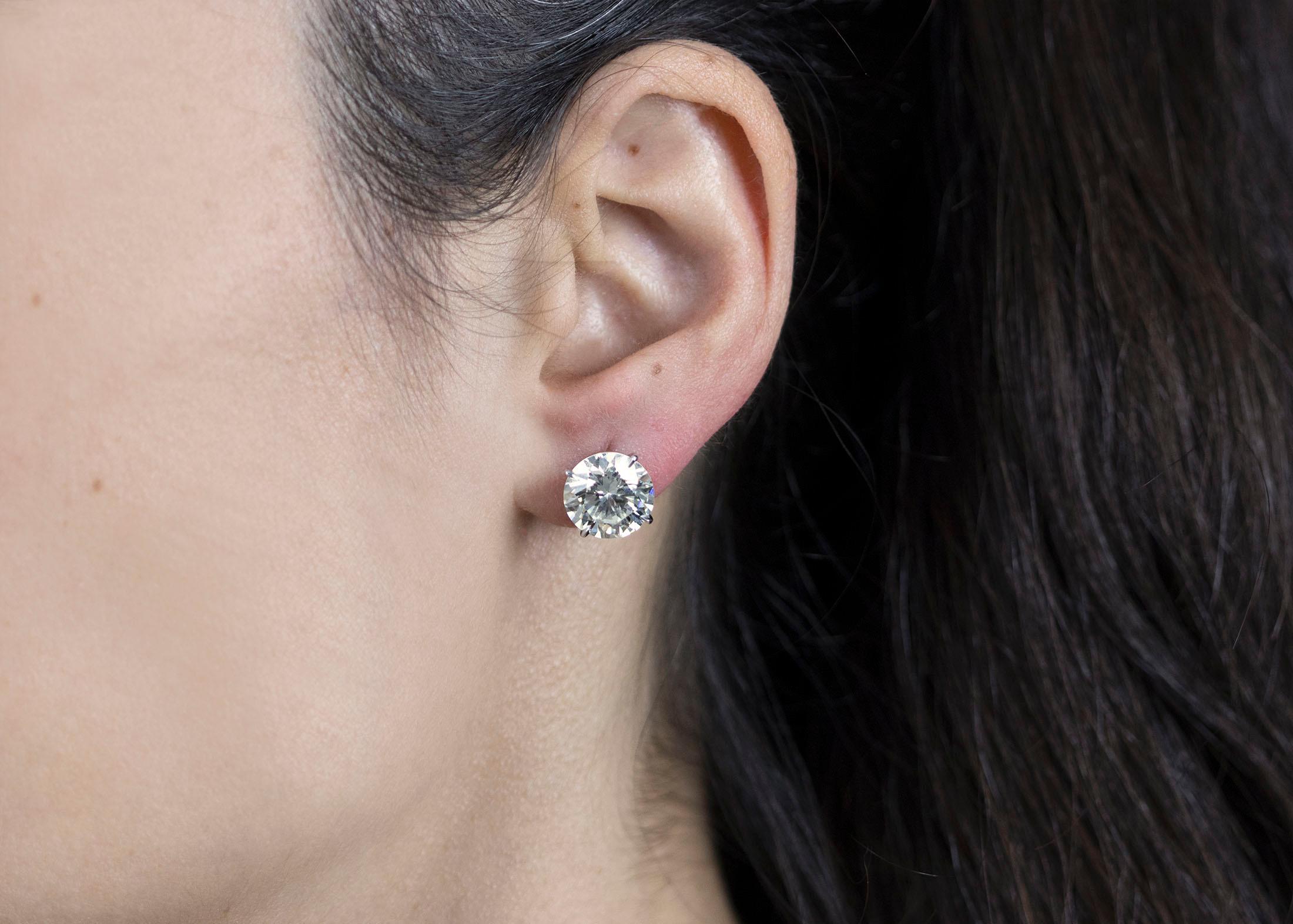 Roman Malakov, clous d'oreilles en diamants ronds et brillants de 11.46 carats au total Neuf - En vente à New York, NY