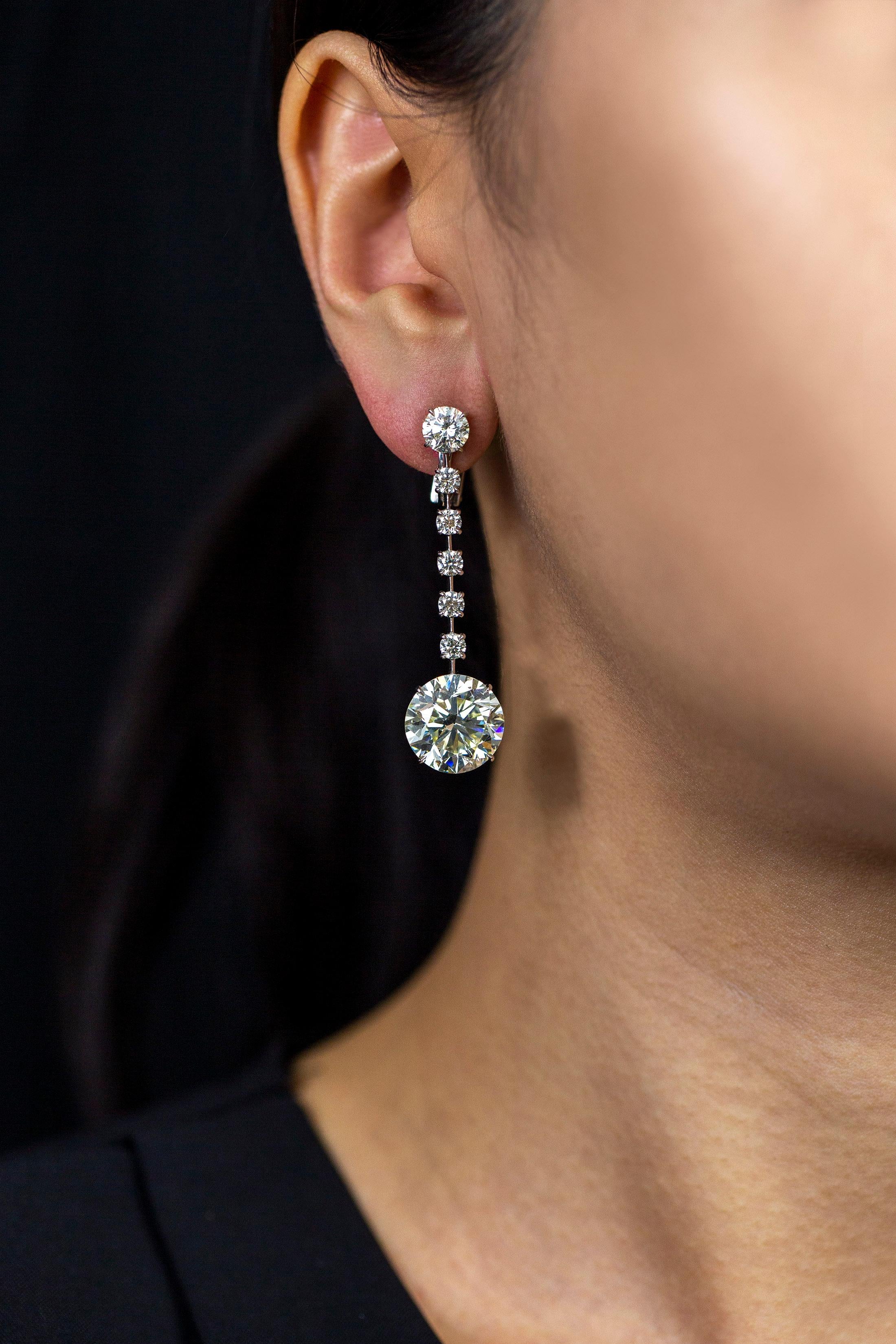 Women's Roman Malakov 21.08 Carats Total Brilliant Round Diamond Dangle Drop Earrings  For Sale
