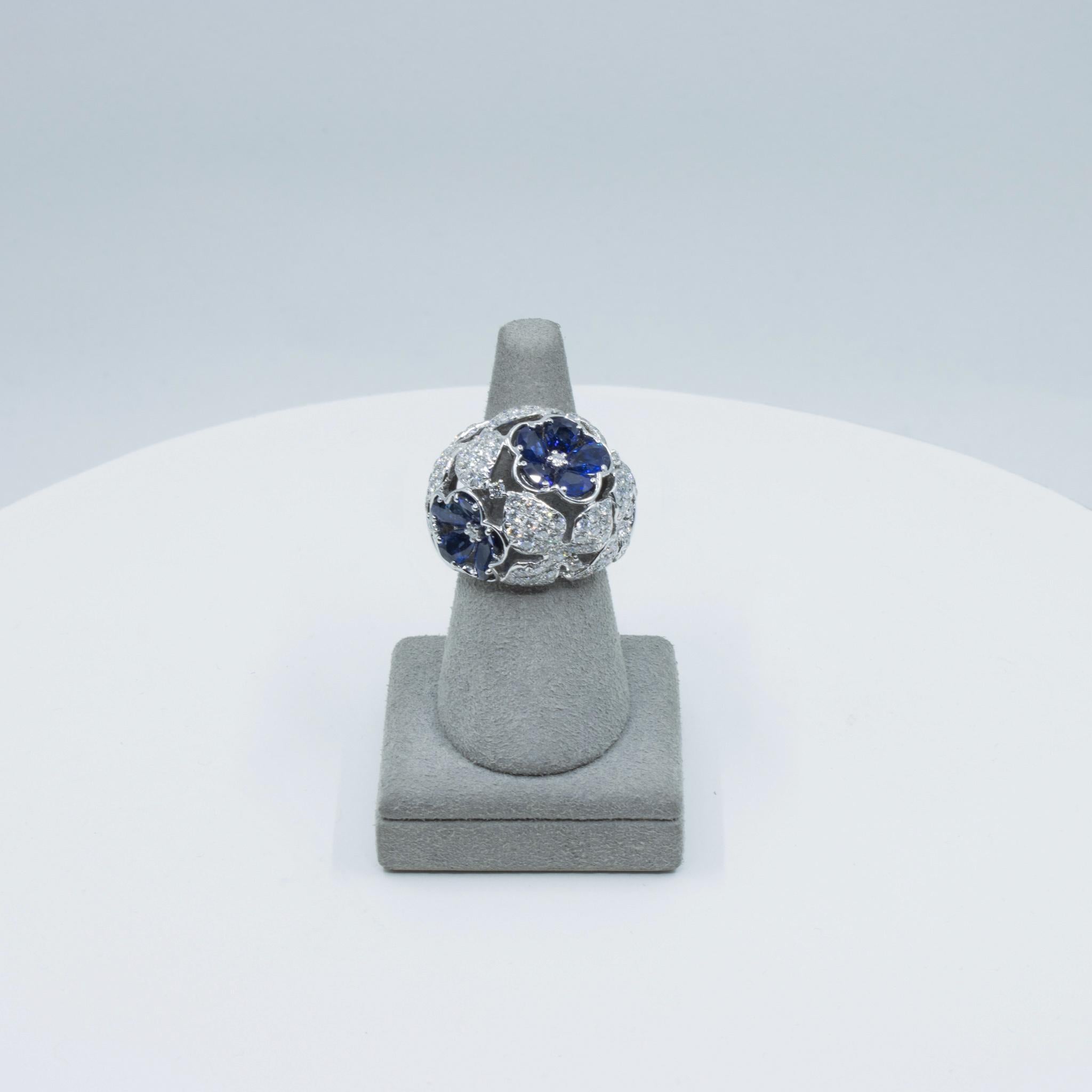Roman Malakov 8.11 Carats Total Blue Sapphire and Round Diamonds Fashion Ring For Sale 3