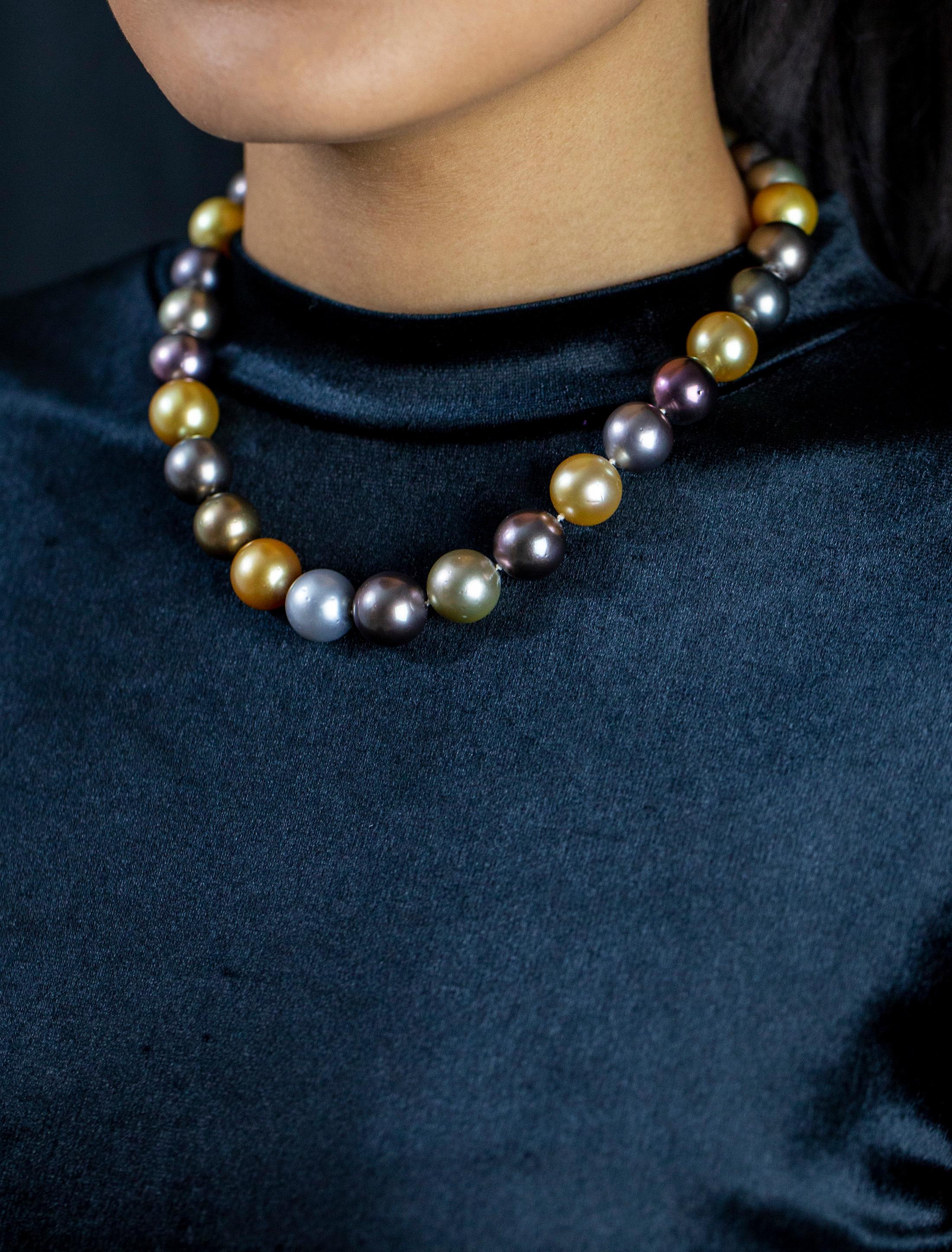 Roman Malakov Mehrfarbige Halskette aus Südsee- und Tahiti-Perlen im Angebot 1
