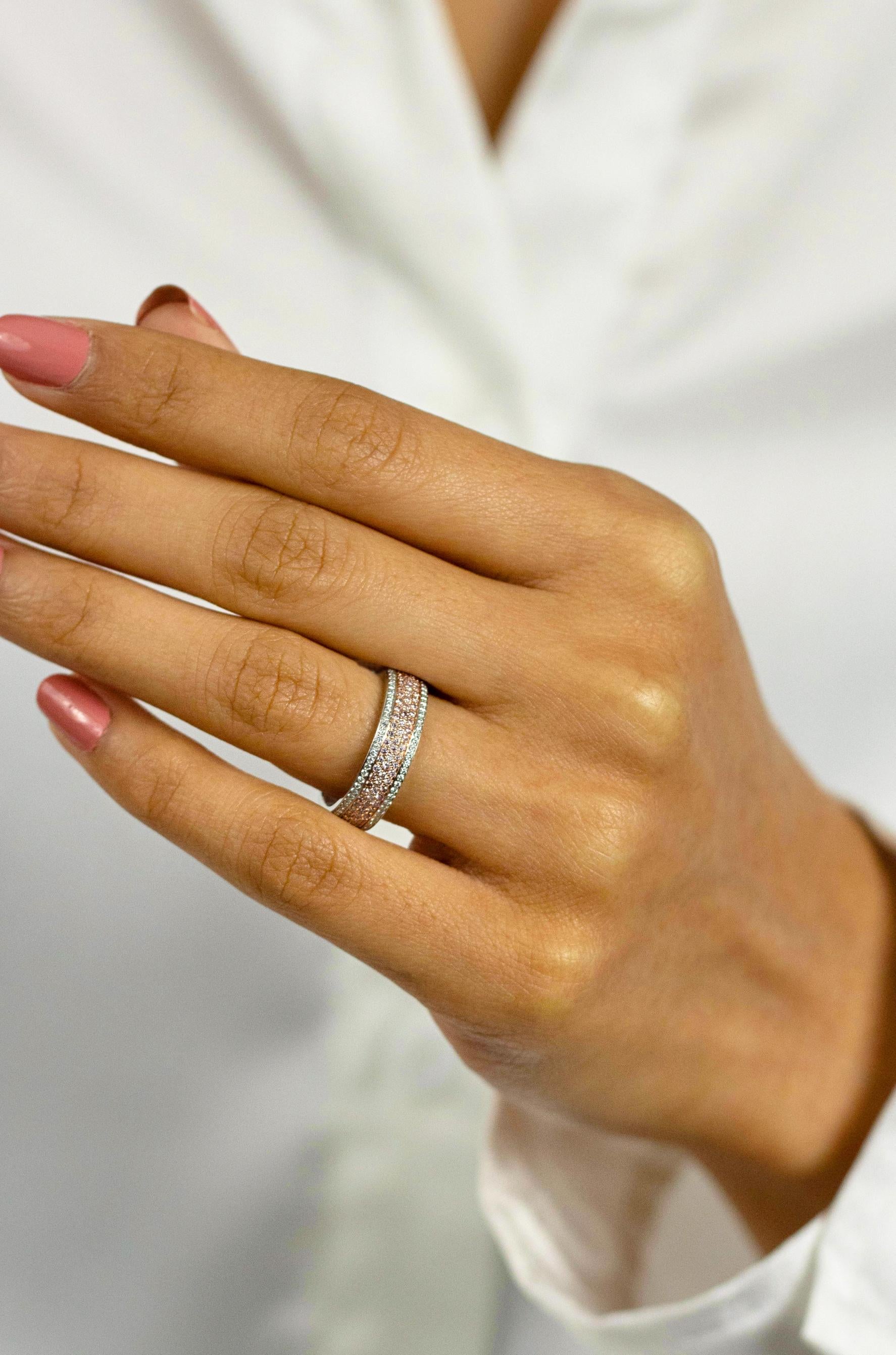 Roman Malakov, Fünfreihiger Ehering mit rosa und weißen Diamanten im Zustand „Neu“ im Angebot in New York, NY