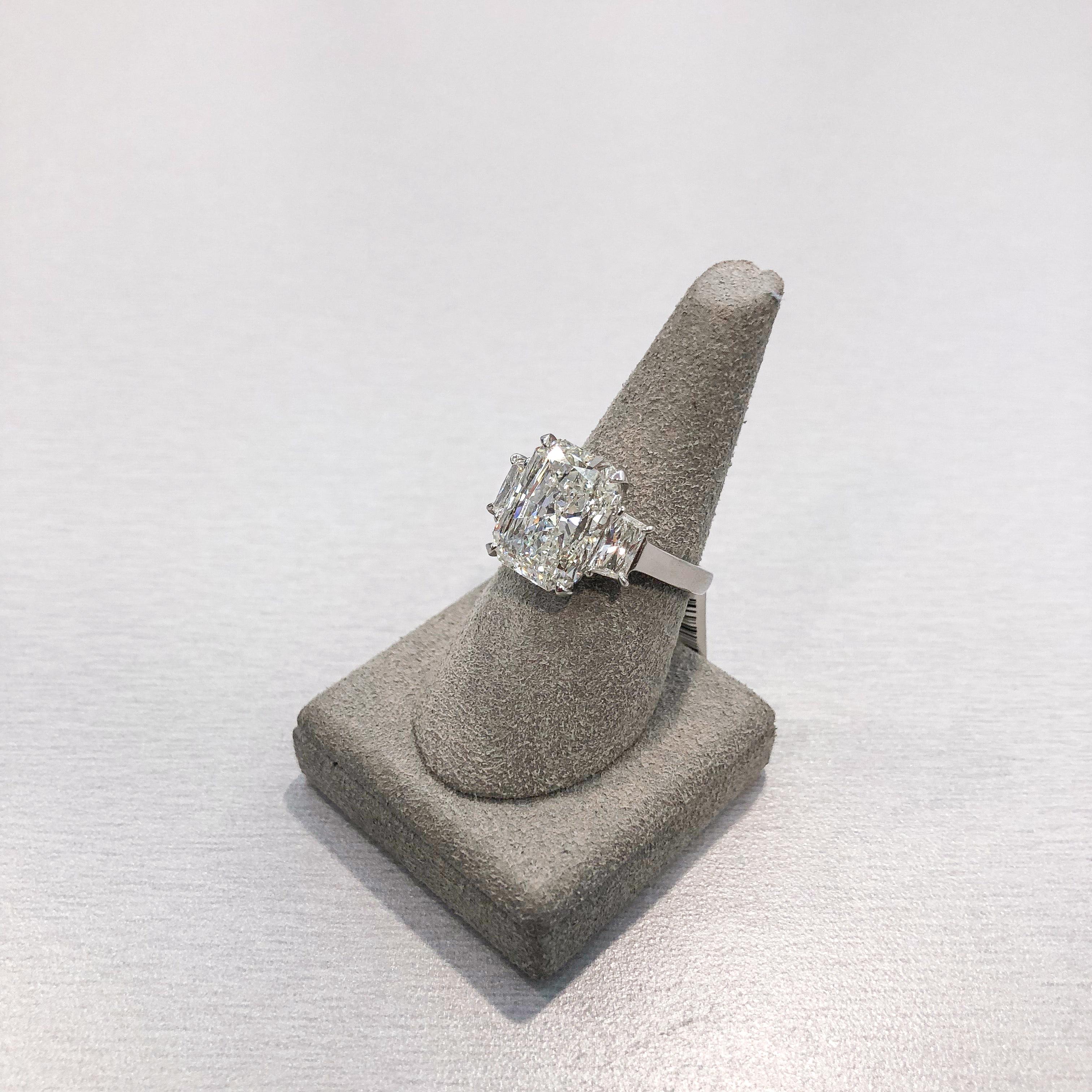 Contemporary Roman Malakov 8.01 Carat Radiant Cut Diamond Three-Stone Engagement Ring For Sale