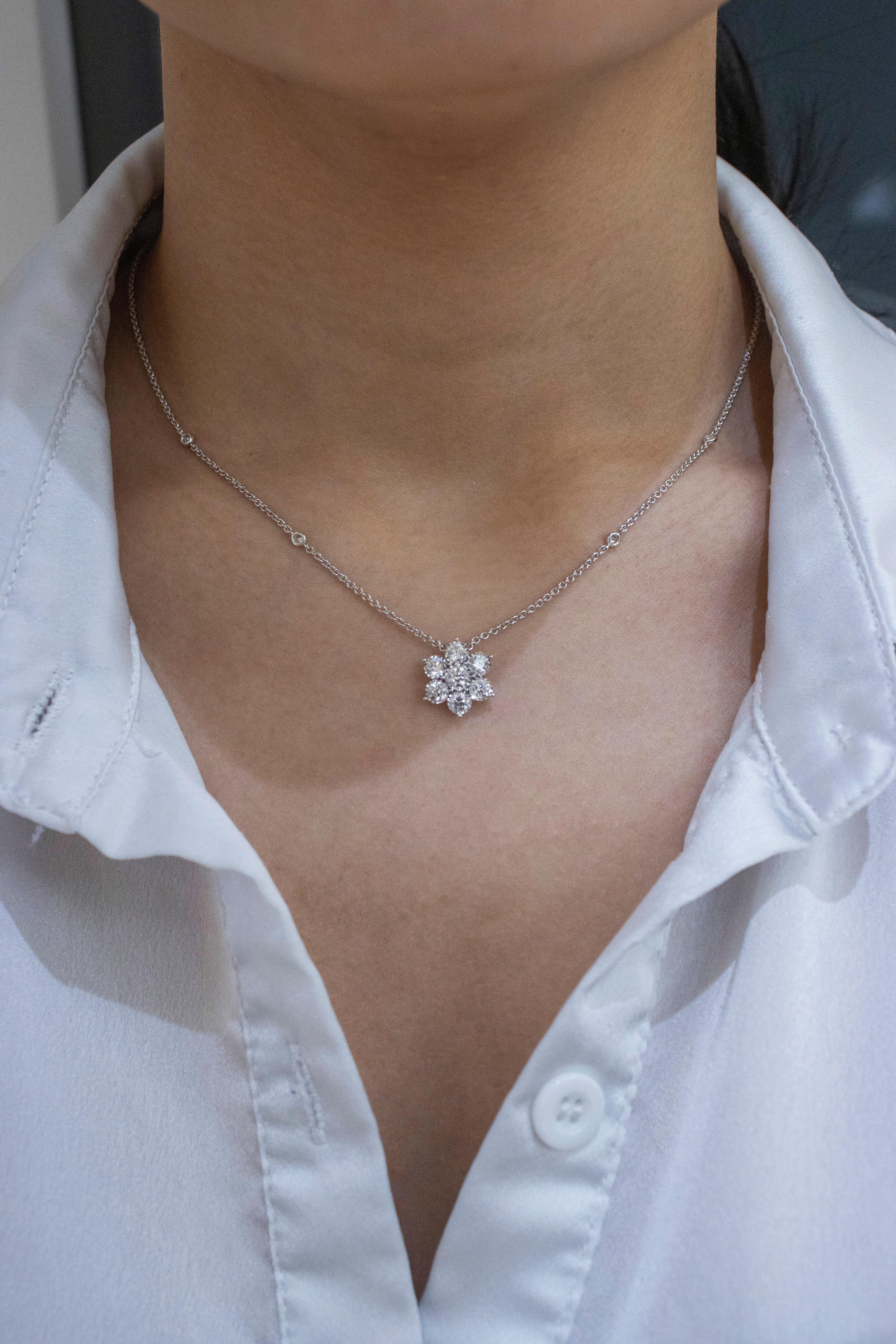 Contemporary Roman Malakov 1.12 carats Total Round Diamond Cluster Flower Pendant Necklace For Sale