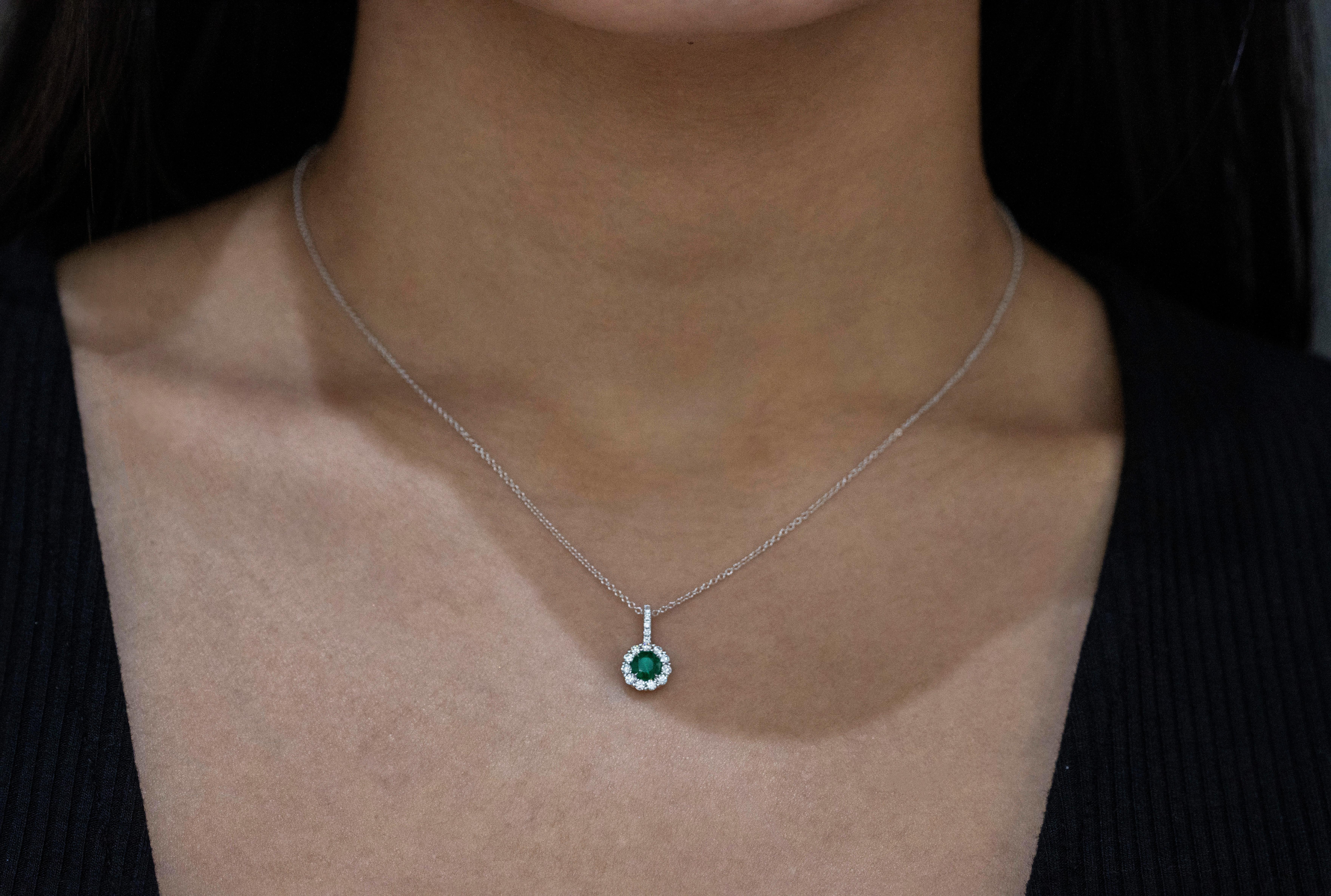 Contemporary Roman Malakov, Round Emerald and Diamond Halo Pendant Necklace
