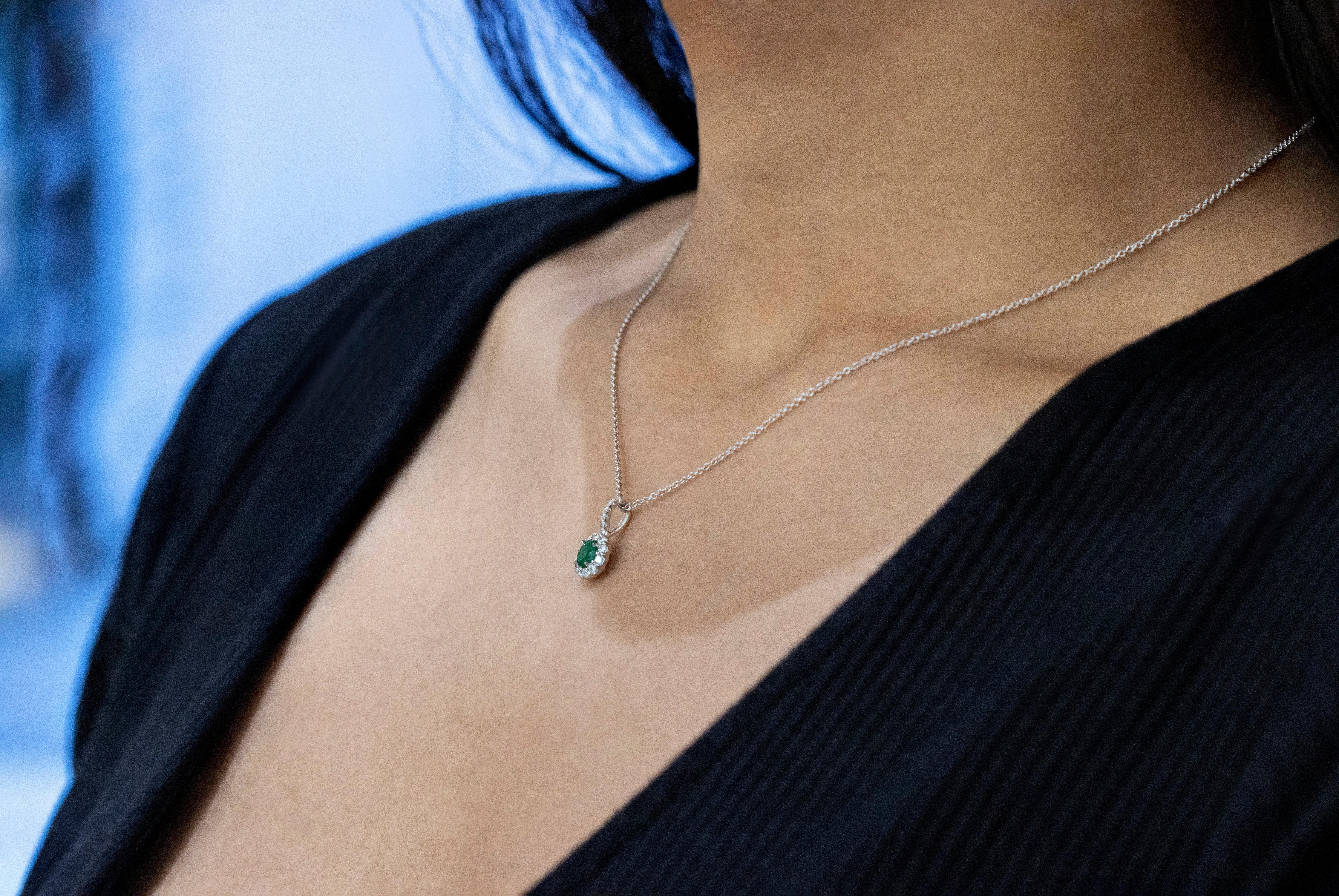 Round Cut Roman Malakov, Round Emerald and Diamond Halo Pendant Necklace