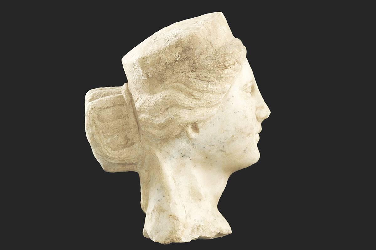 Greco Roman Roman Marble Head Bust of Minerva For Sale