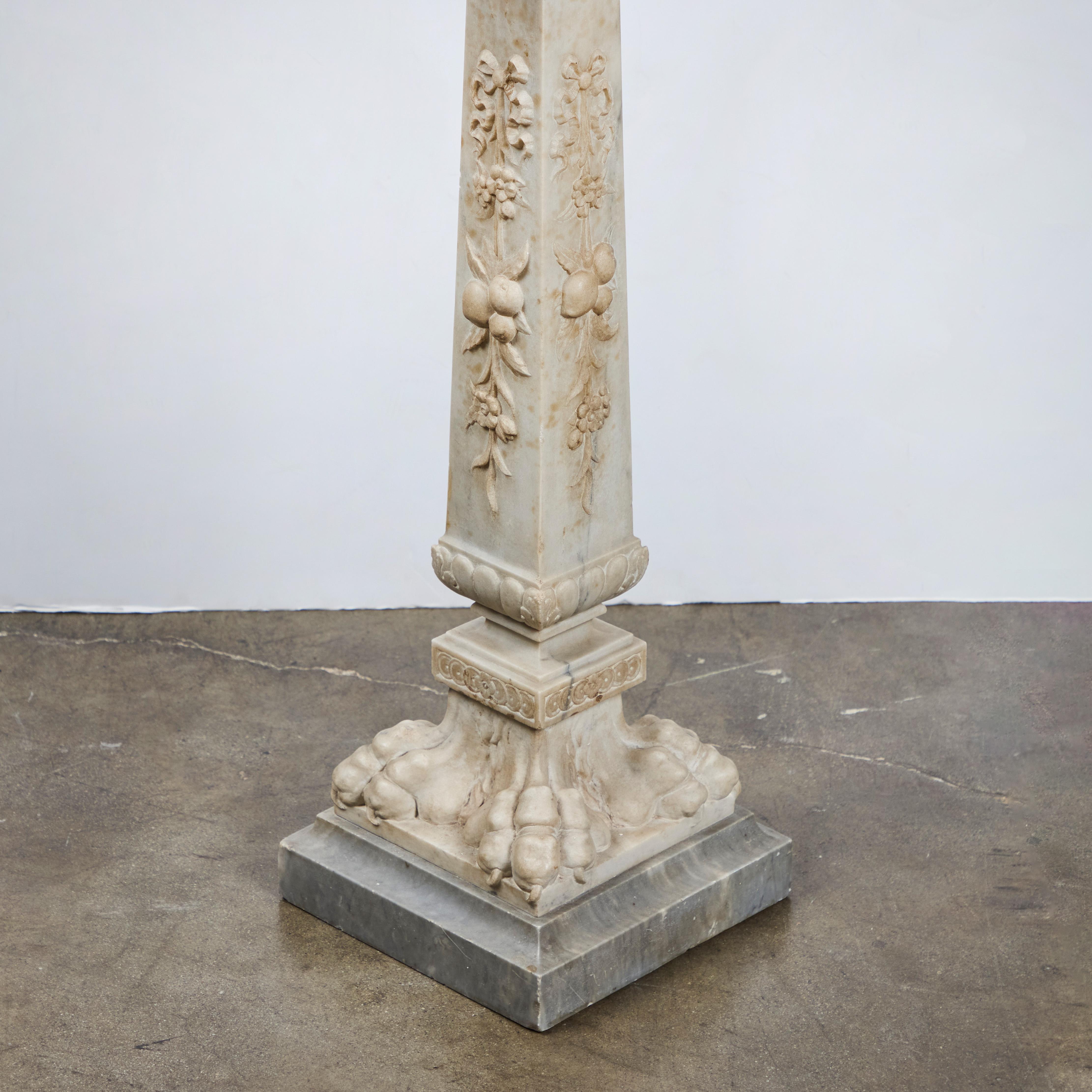 The Pedestal en marbre romain en vente 1