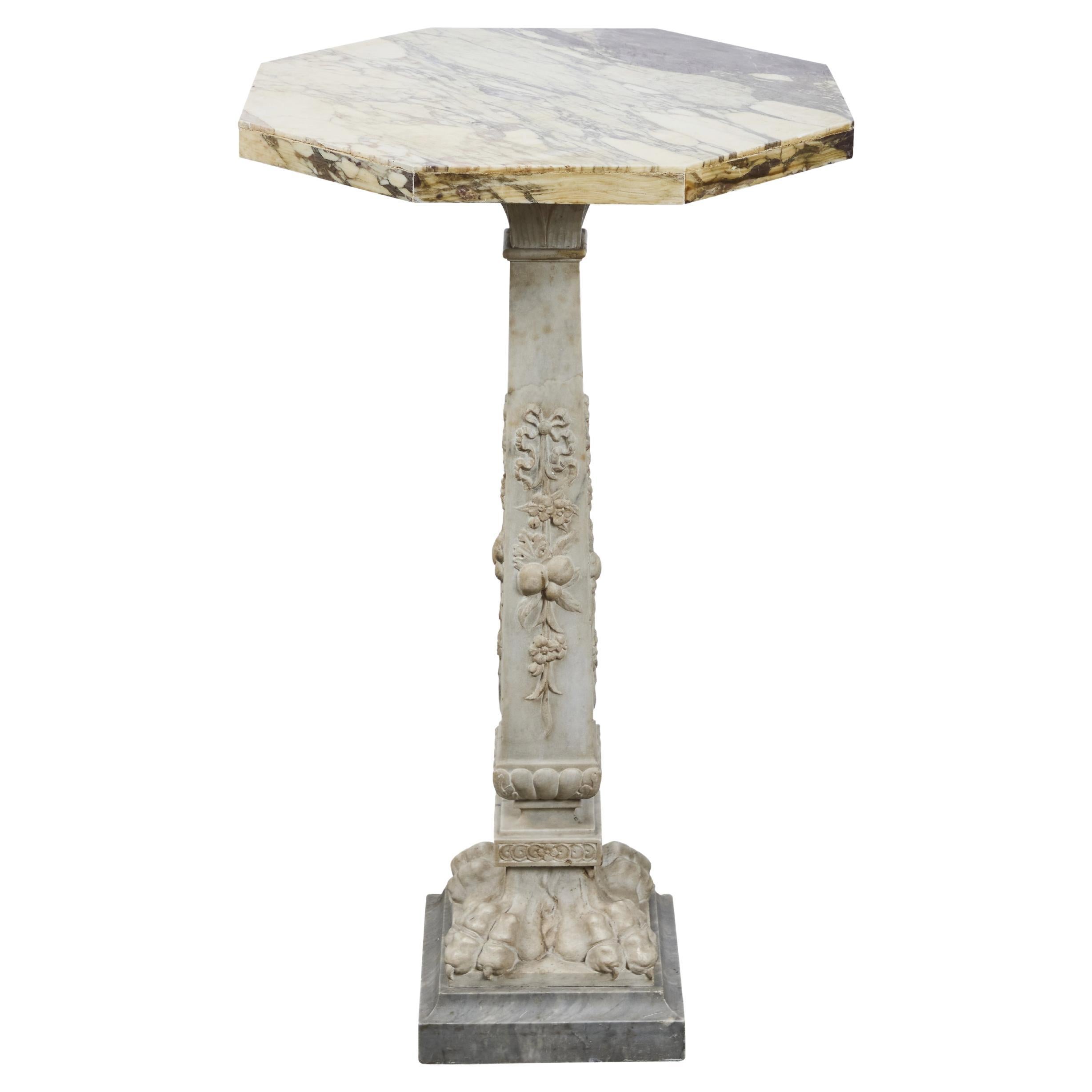 The Pedestal en marbre romain en vente