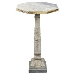 The Pedestal en marbre romain