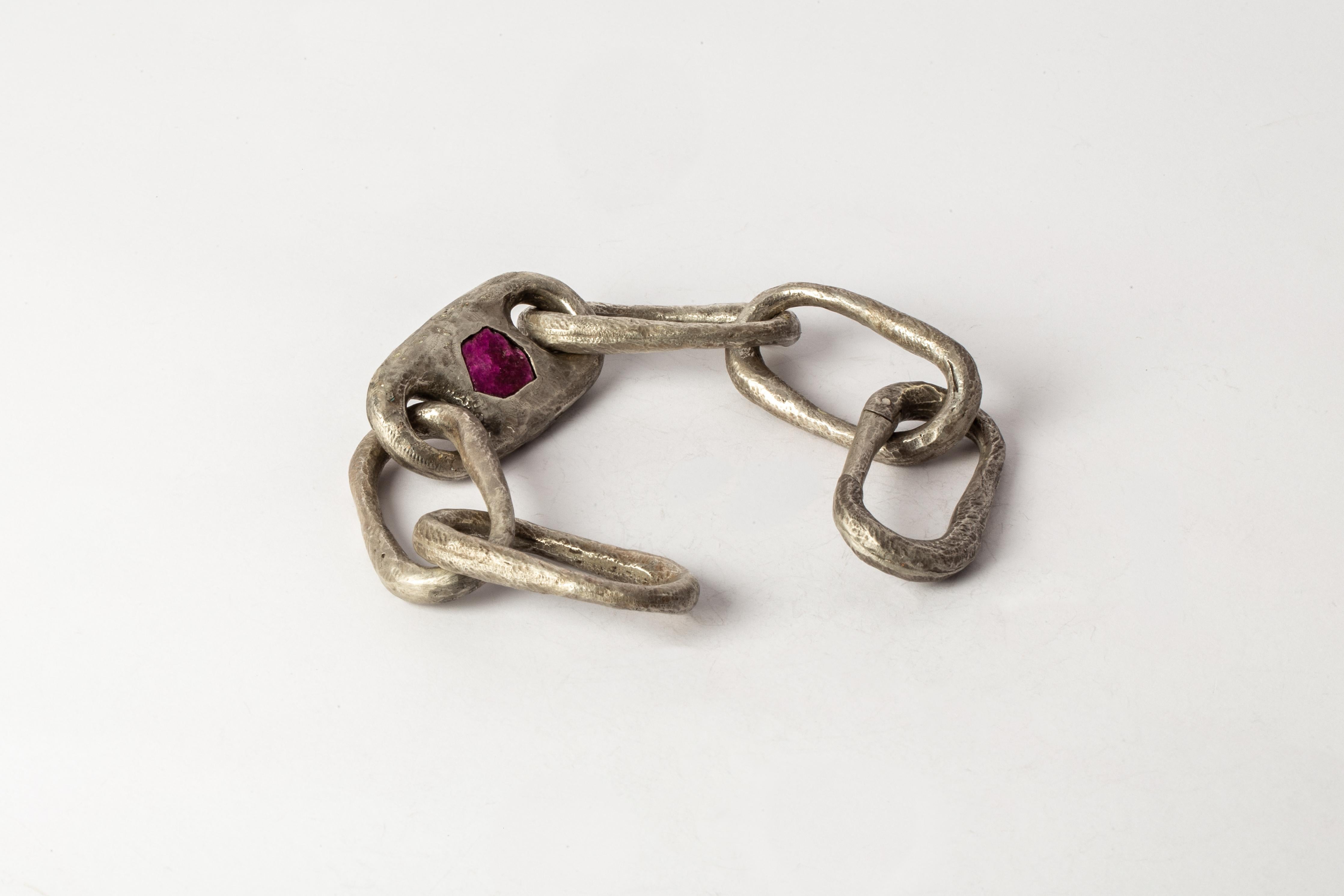 Rough Cut Roman Medium Link Bracelet w/ Medium Closed Link (Ruby Slab, DA+RUS) For Sale