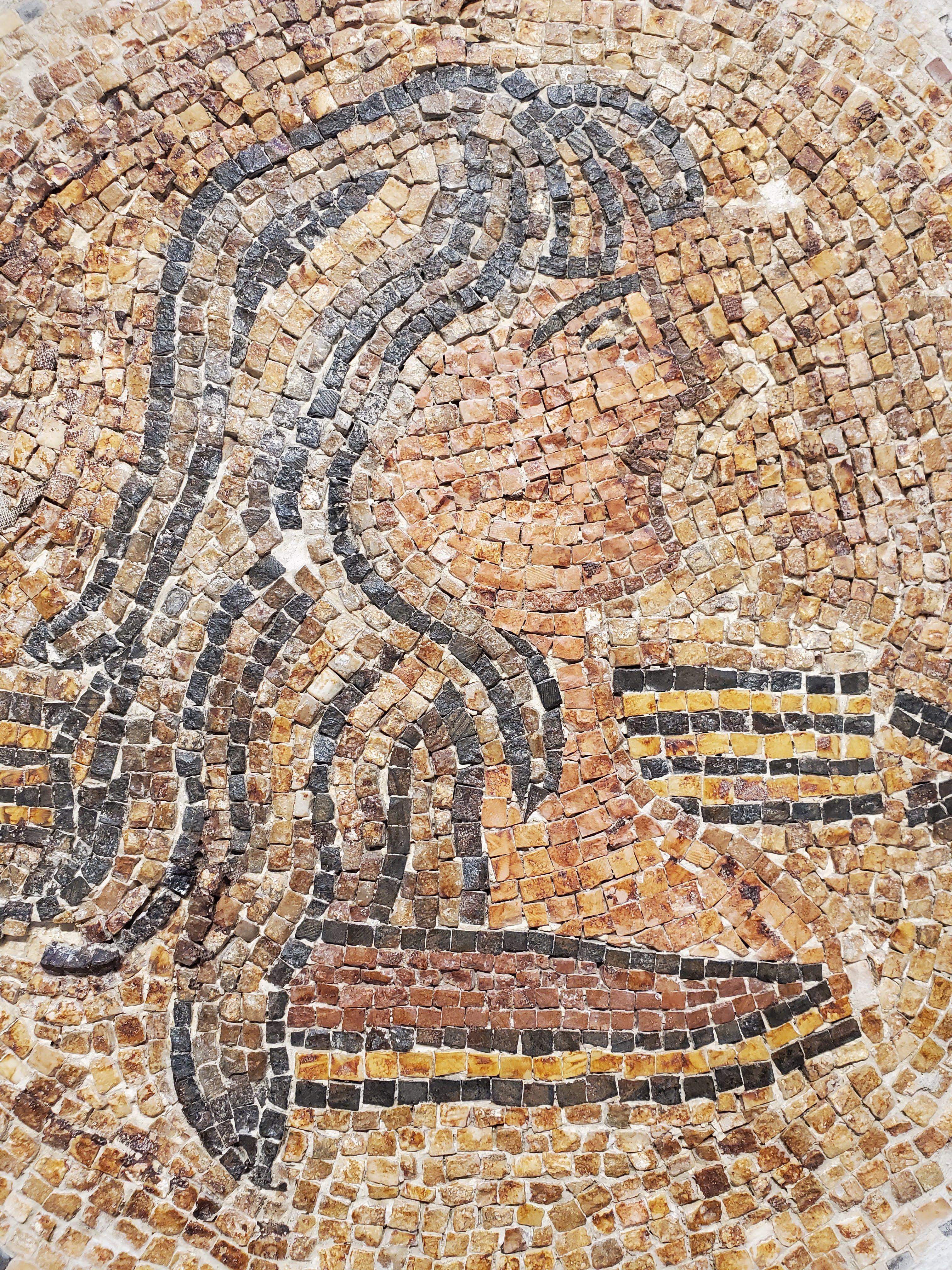 Roman Micro-Mosaic Portrait of a Warrior Woman in Concrete Grecorromano en venta