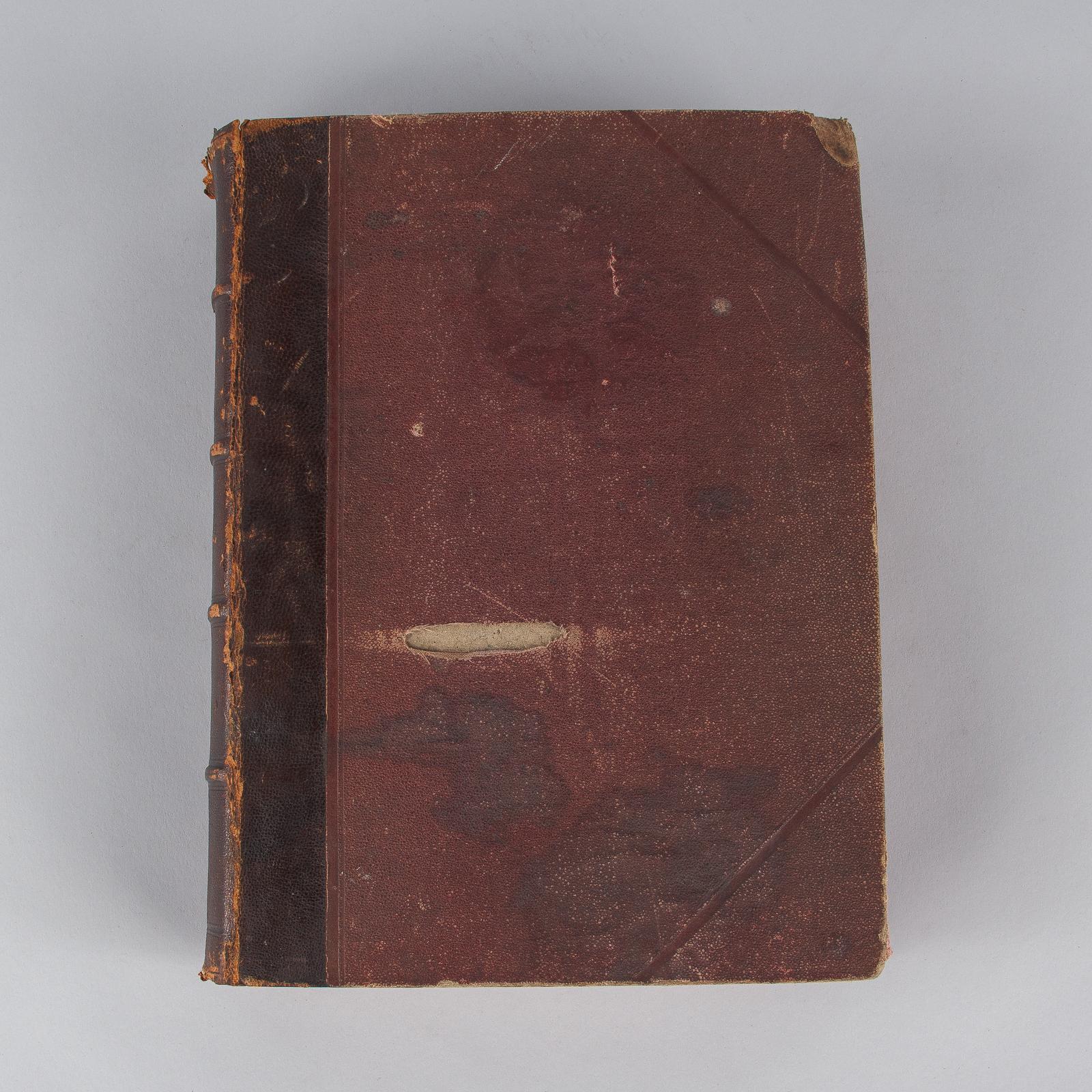 Roman Missal published in 1850 by Ecclesiastical Library Pousielgue-Russand, Paris. Written in Latin, the liturgical book contains the texts and rubrics for the celebration of the Mass in the Roman Rite of the Catholic Church. Hard bound cover with