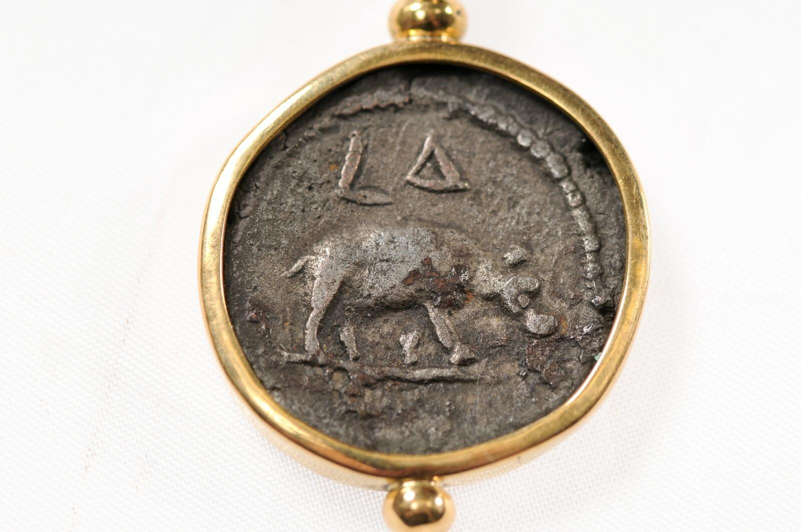 Colgante Hipopótamo de la Provincia Romana, oro de 22 quilates en venta 5