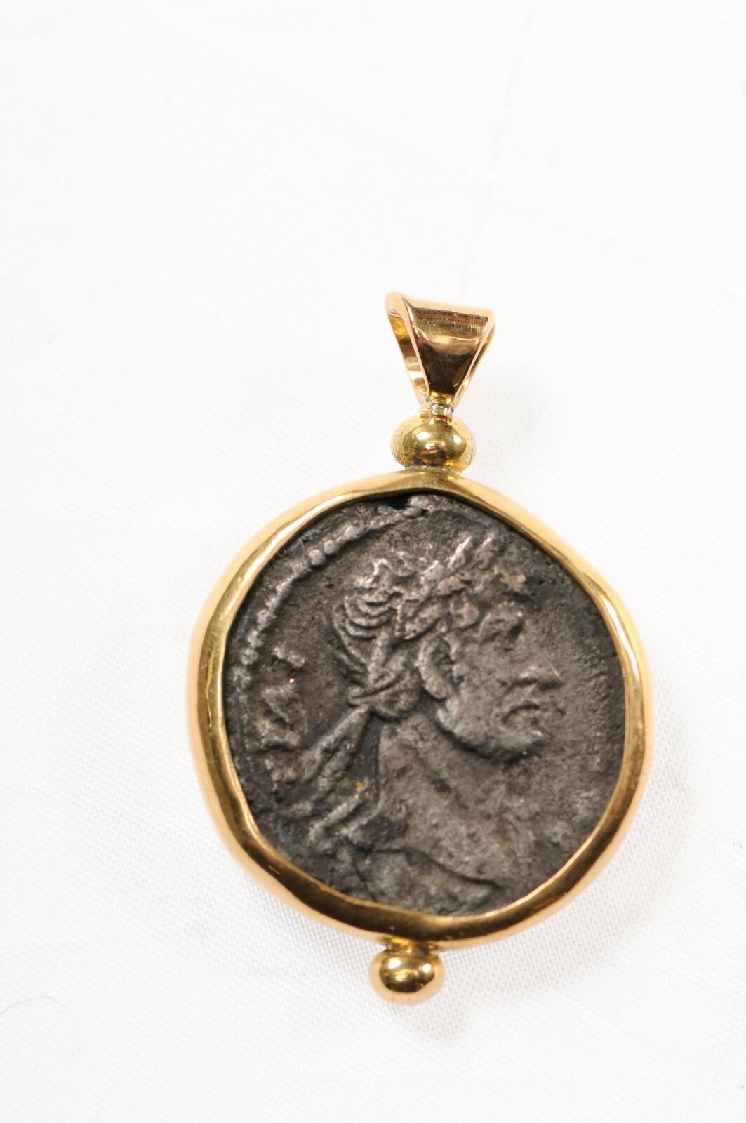 Colgante Hipopótamo de la Provincia Romana, oro de 22 quilates en venta 4