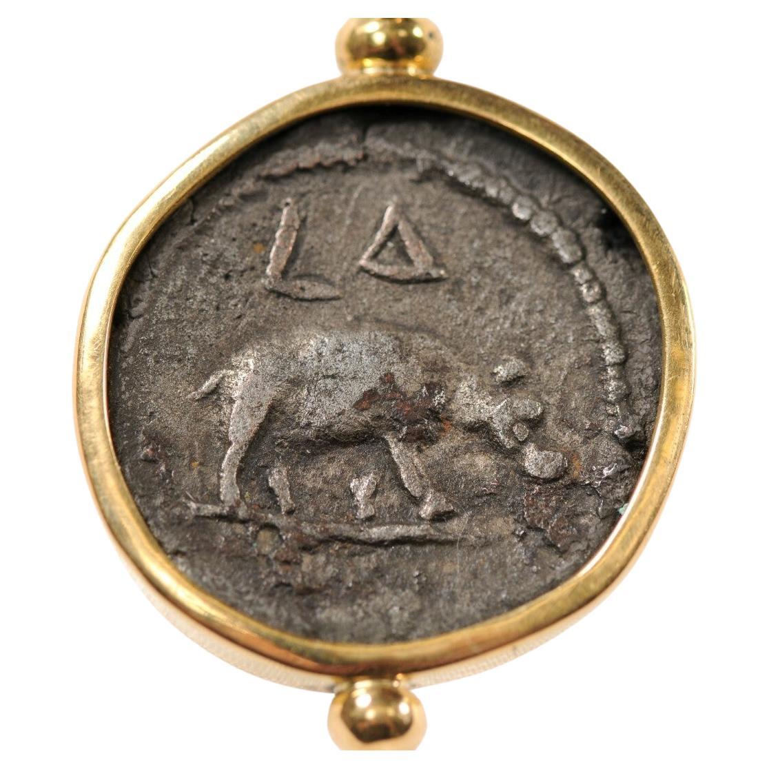Colgante Hipopótamo de la Provincia Romana, oro de 22 quilates en venta