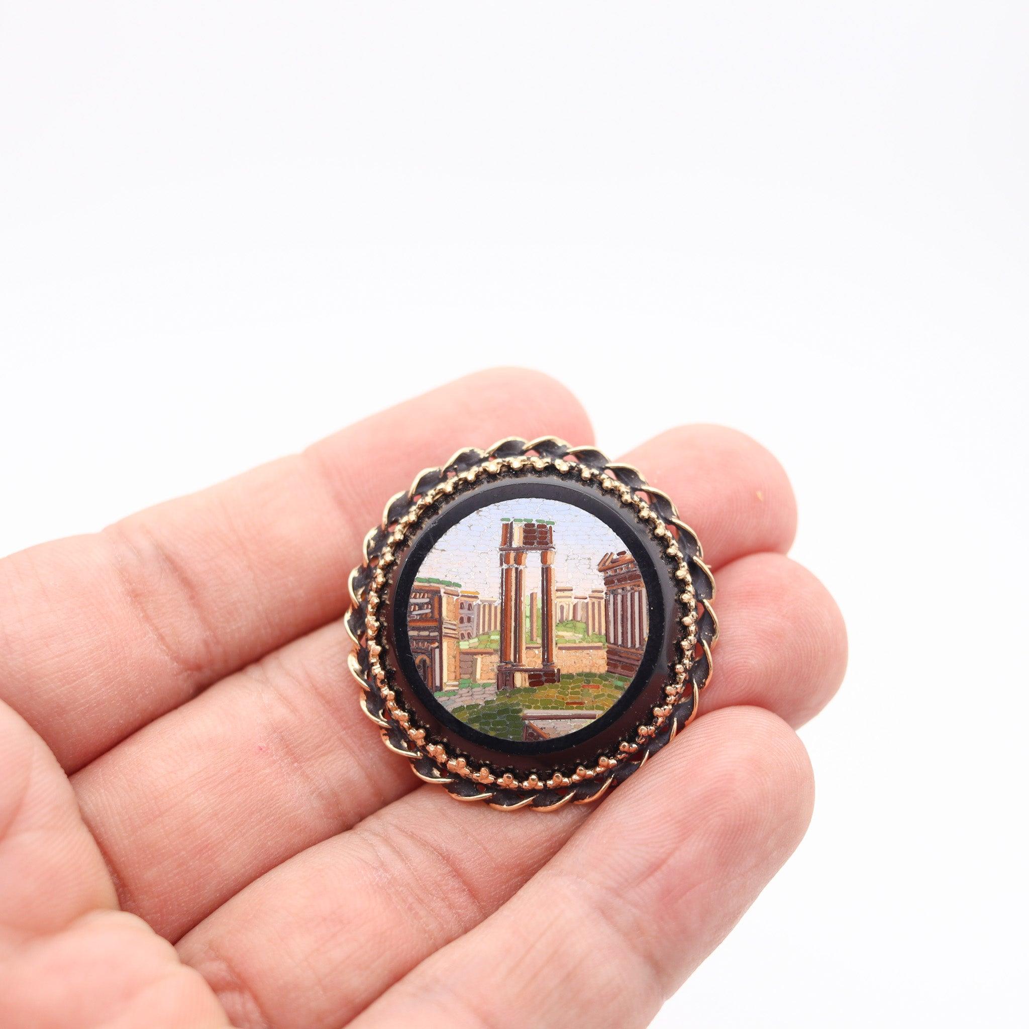ROMAN REVIVAL 1890 Victorian Micro Mosaic Anhänger Brosche in 14Kt Gelbgold im Angebot 1
