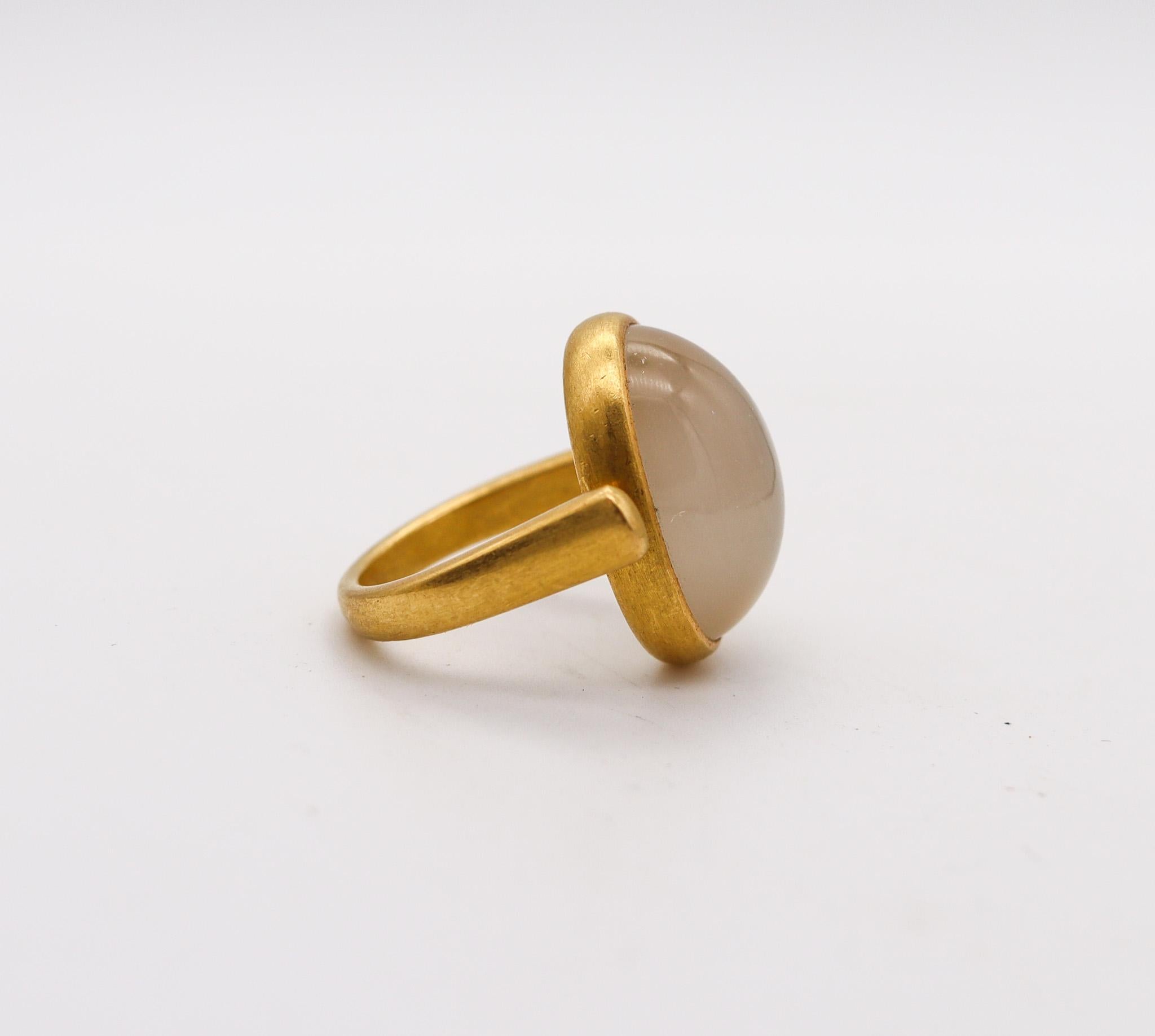 Roman Revival Signet Ring In 18Kt Yellow Gold With 18.49 Ctw Cat's Eye Moonstone In Excellent Condition In Miami, FL