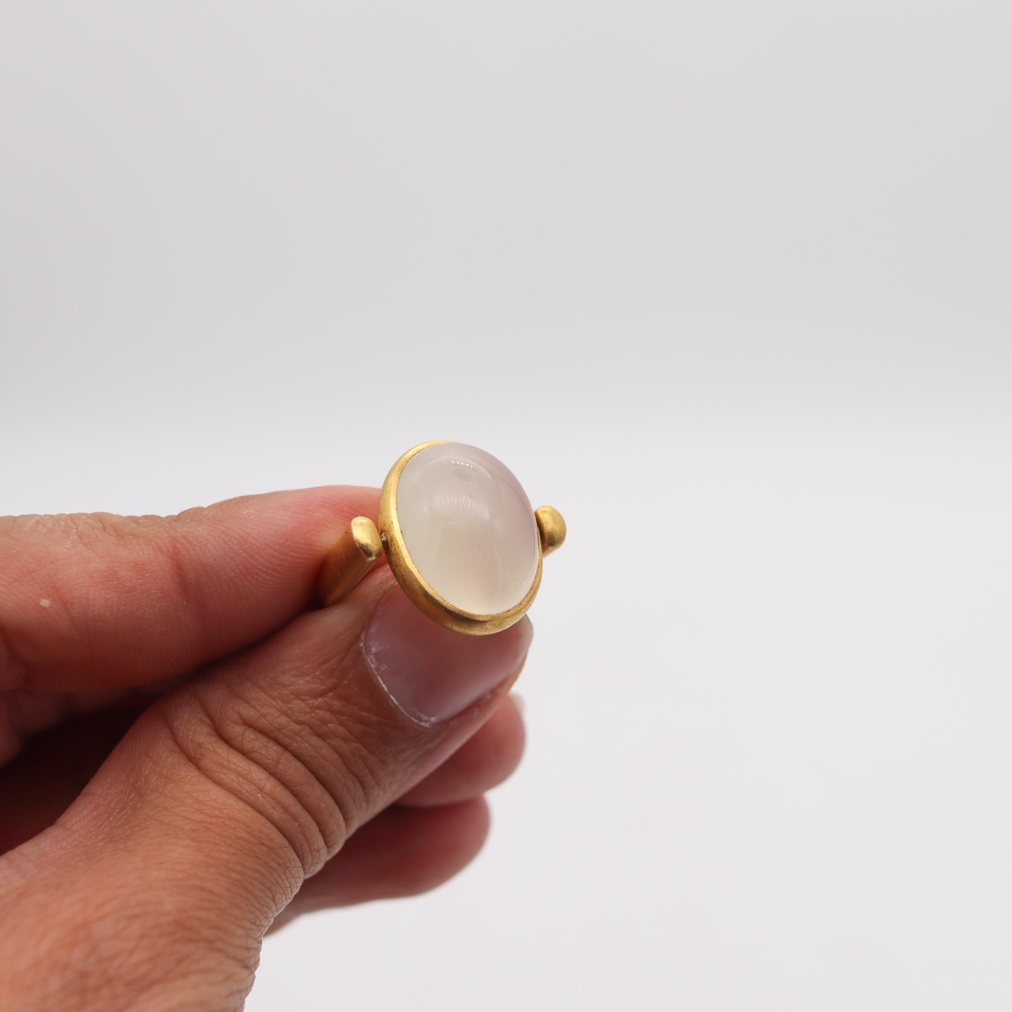 Roman Revival Signet Ring In 18Kt Yellow Gold With 18.49 Ctw Cat's Eye Moonstone 1