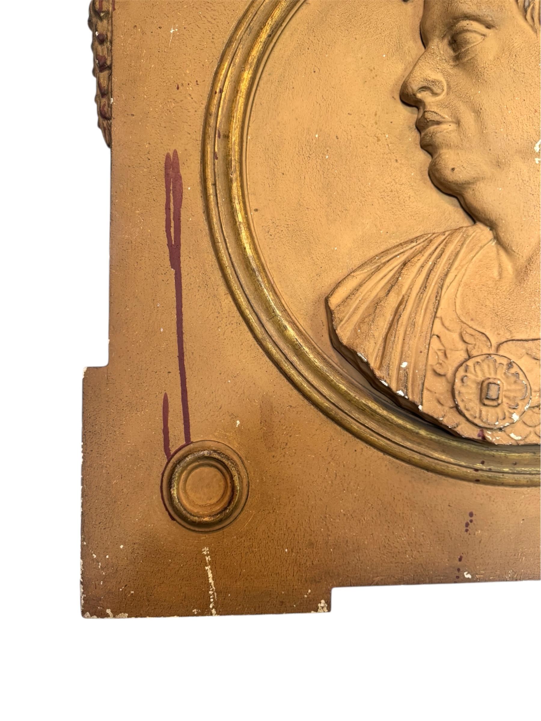 Roman Senator Relief Plaque Owned by Iris Apfel Neoclásico en venta