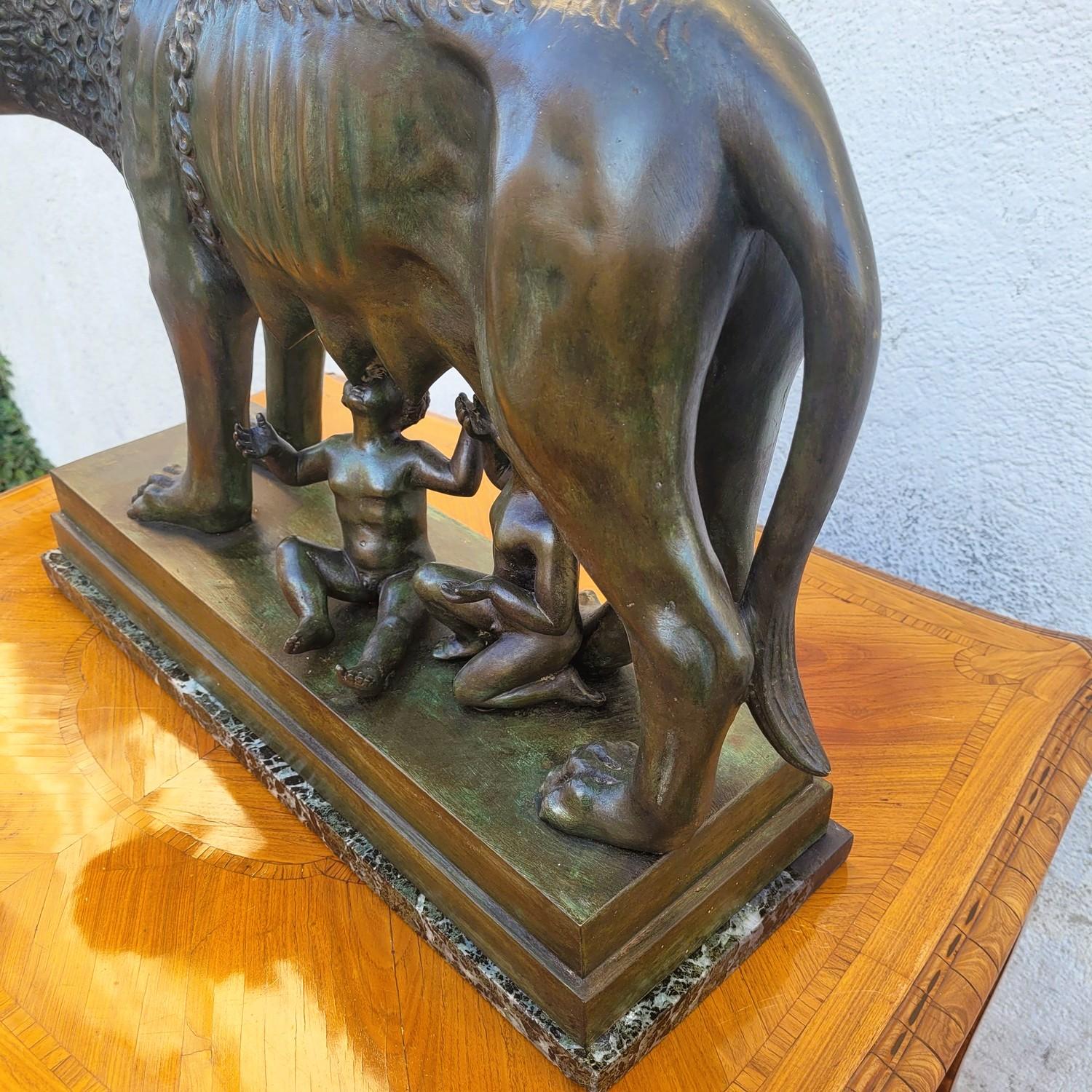 Lupa romana, Grand Tour, bronzo antico, fine XIX secolo In condizioni buone in vendita a MARSEILLE, FR