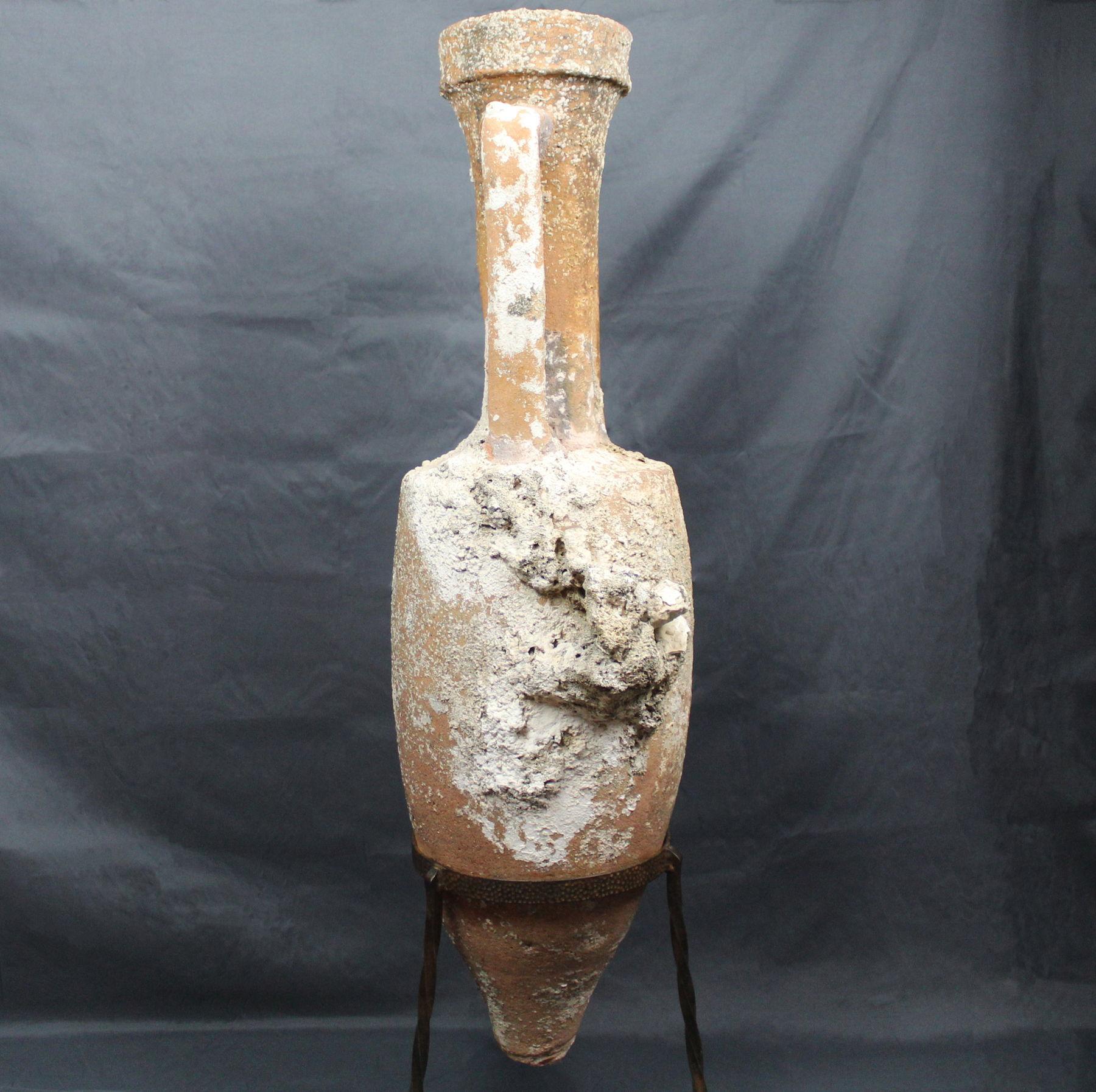 Italian Roman shipwreck amphora, Type Dressel 1B