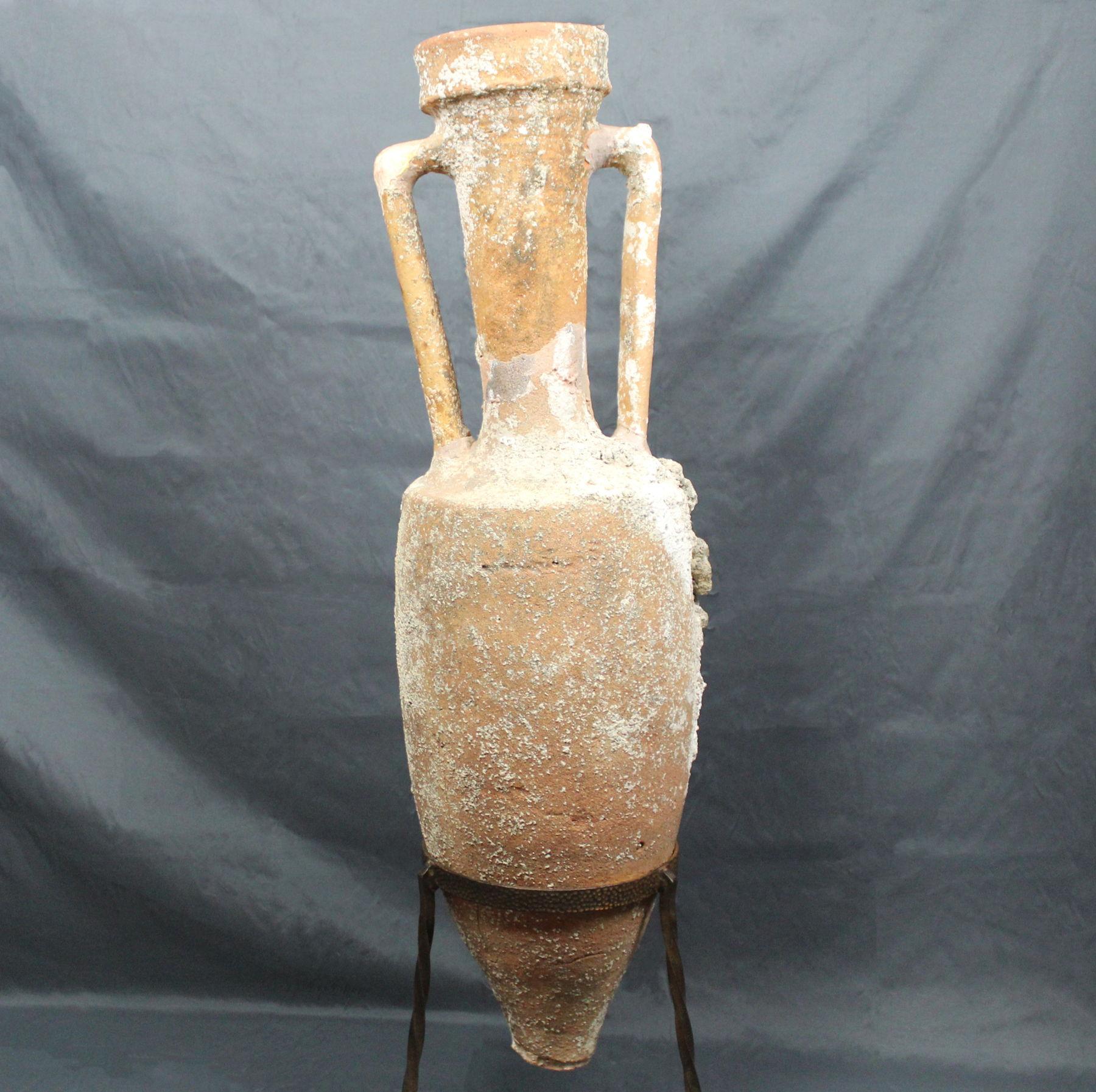 Roman shipwreck amphora, Type Dressel 1B In Good Condition In EL CAMPELLO, ES