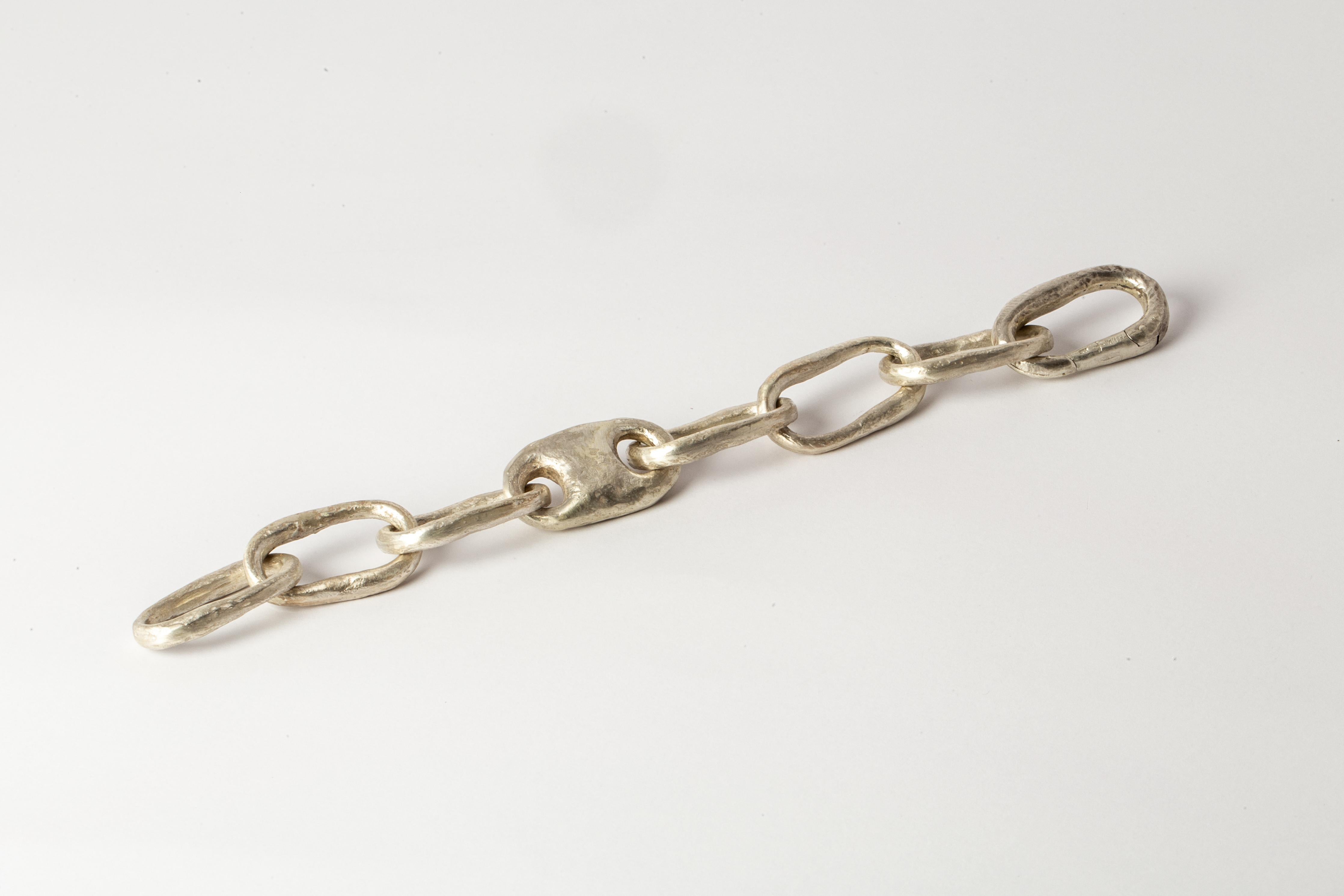 Roman Small Link Bracelet w/ Small Closed Link (MA) For Sale 1