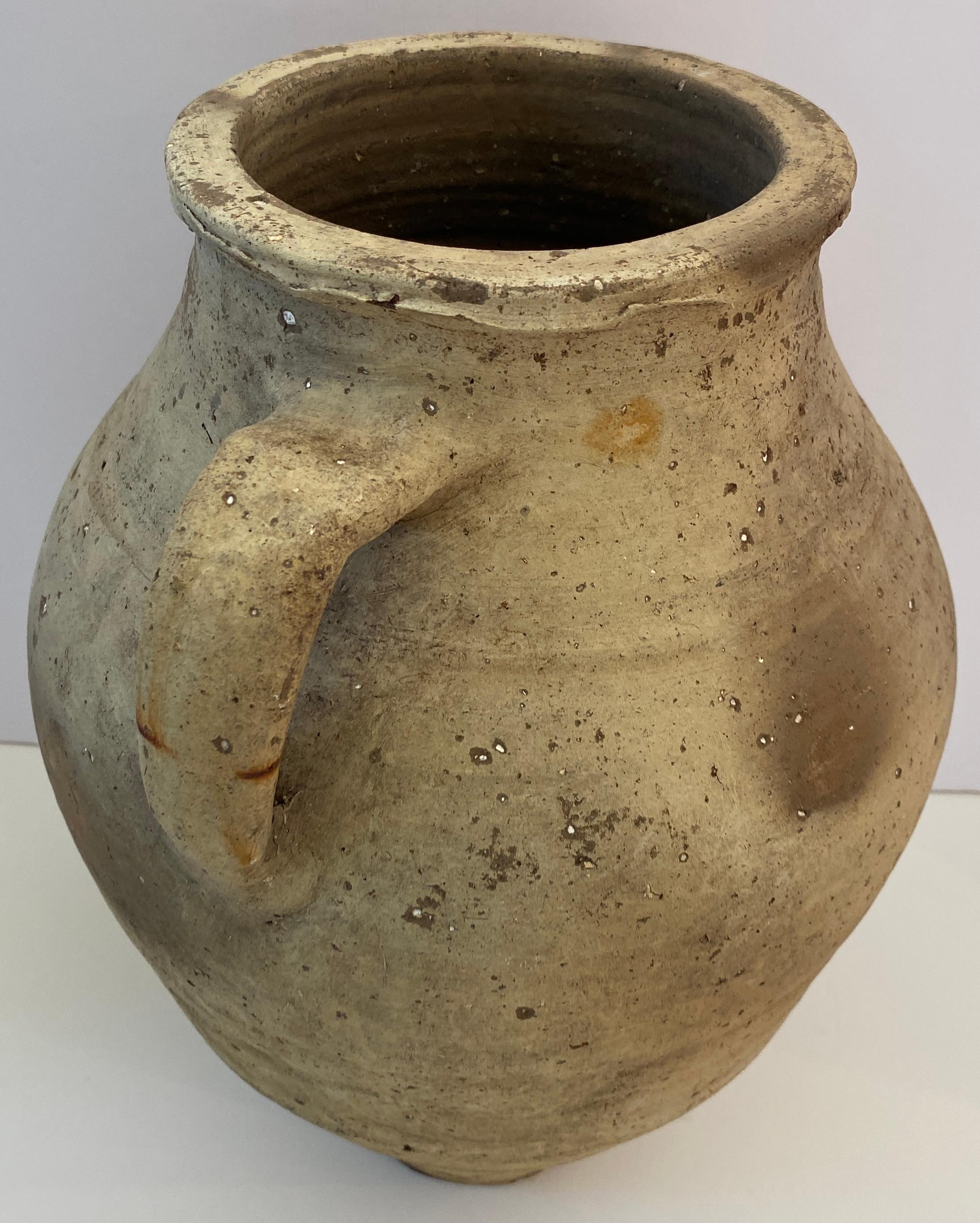 Unglazed Roman Style Clay Pot with Handles, Decorative Pots In condizioni buone in vendita a Miami, FL