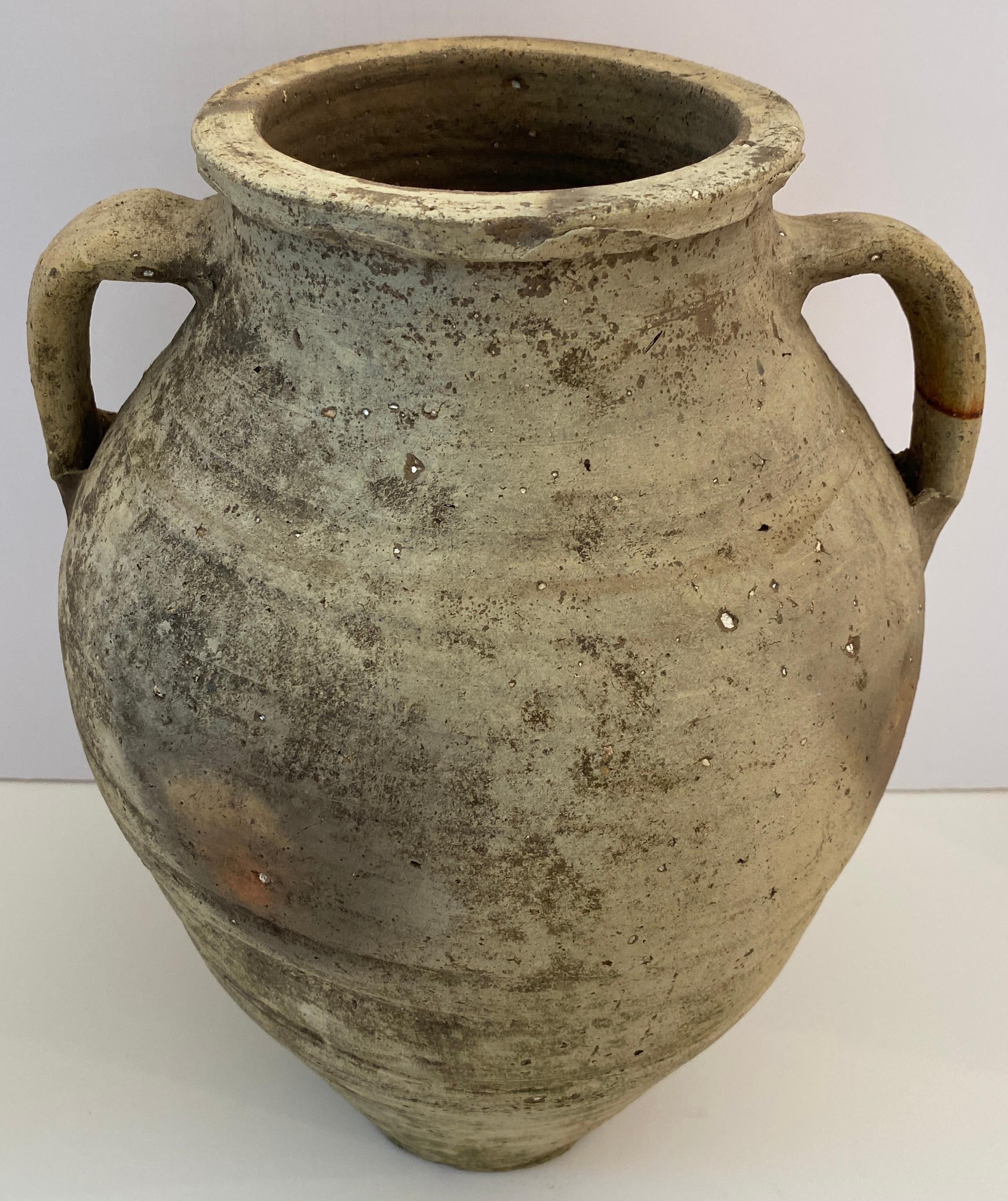 Unglazed Roman Style Clay Pot with Handles, Decorative Pots in vendita 1