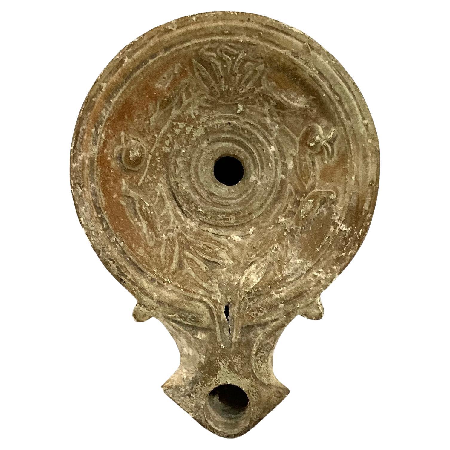 Romano classico Lampade a olio in terracotta romane, set di quattro in vendita