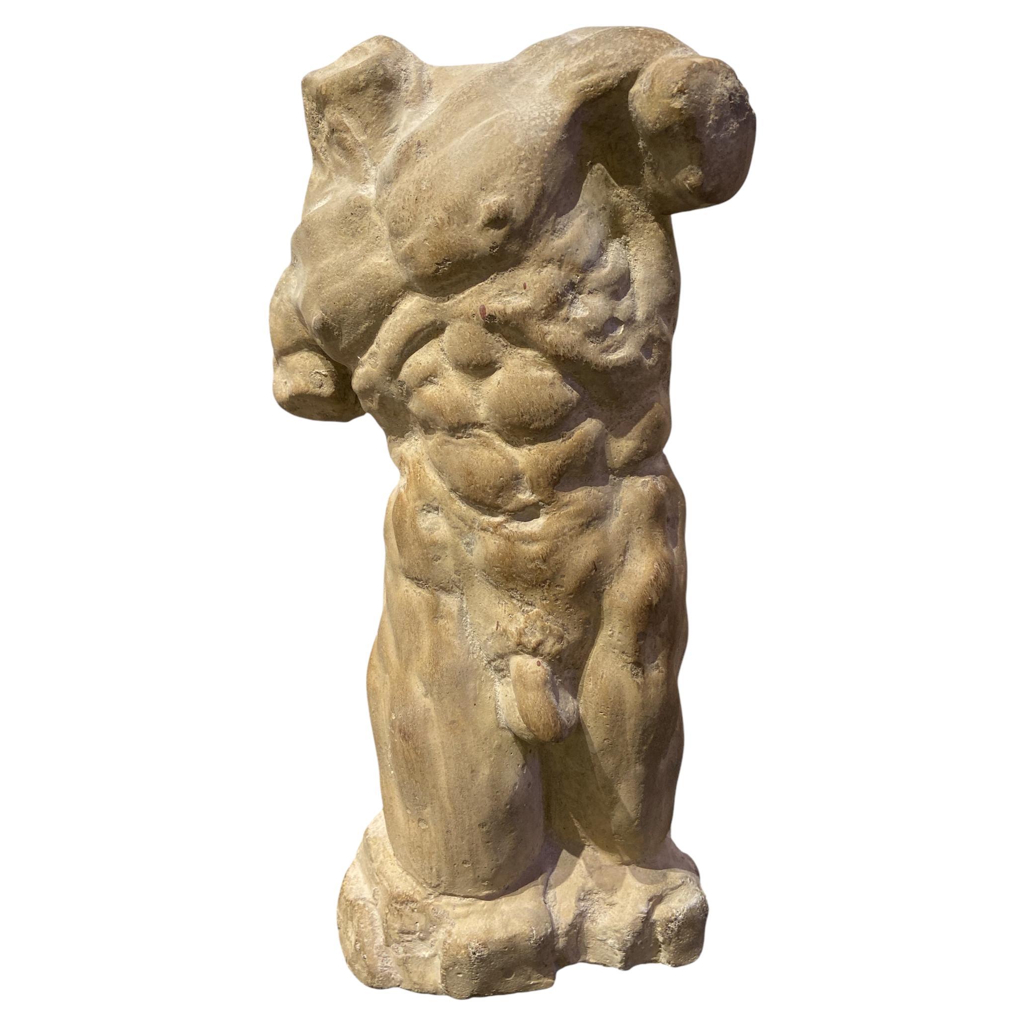 Torso romano en piedra