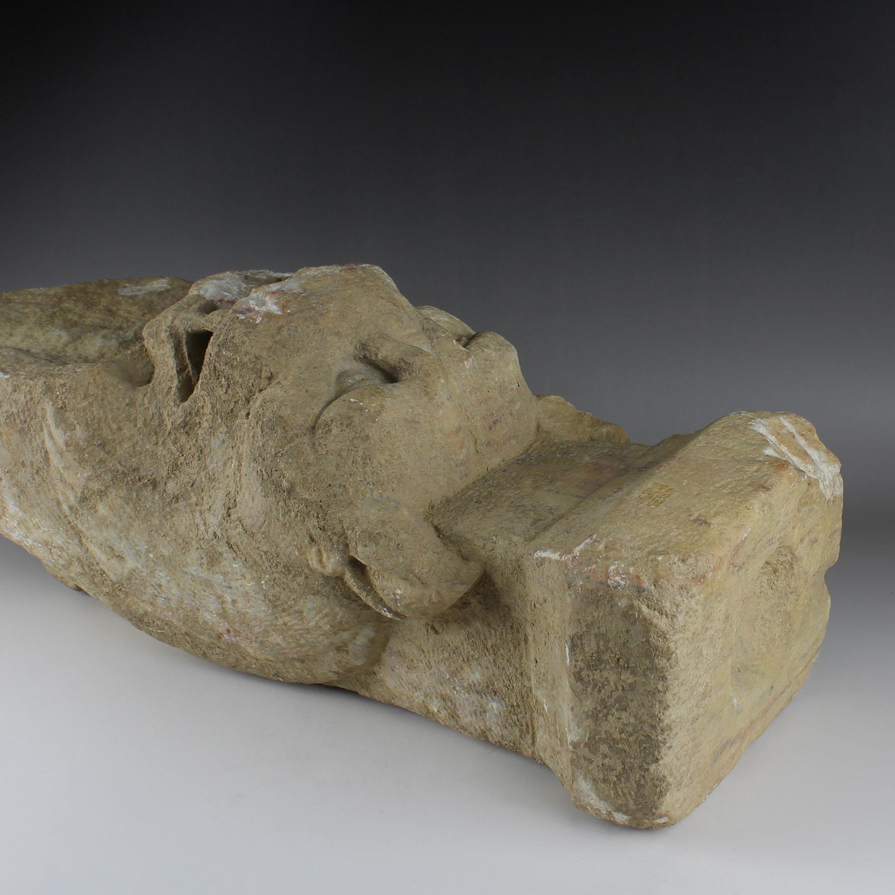 Trapezophorum romain « Pied de table » avec la tête d'une panthère 4