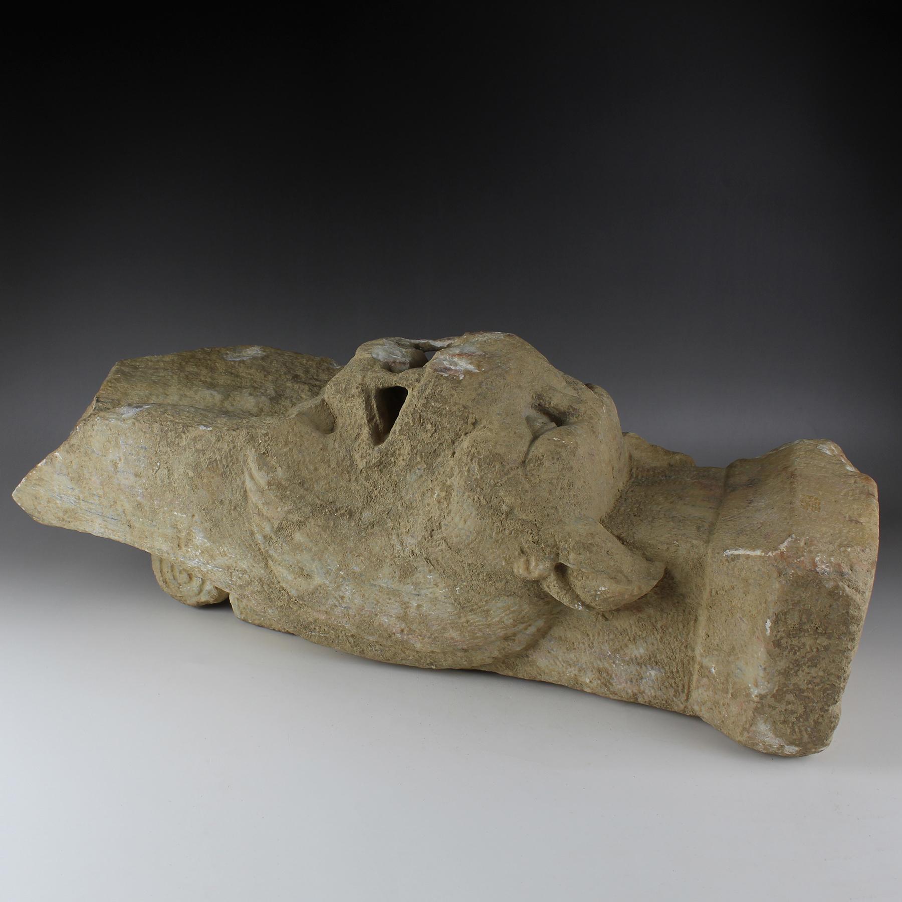 Trapezophorum romain « Pied de table » avec la tête d'une panthère 3