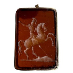Collier avec pendentif en intaille de cornaline Guerrier romain à cheval 14K Or Victorien