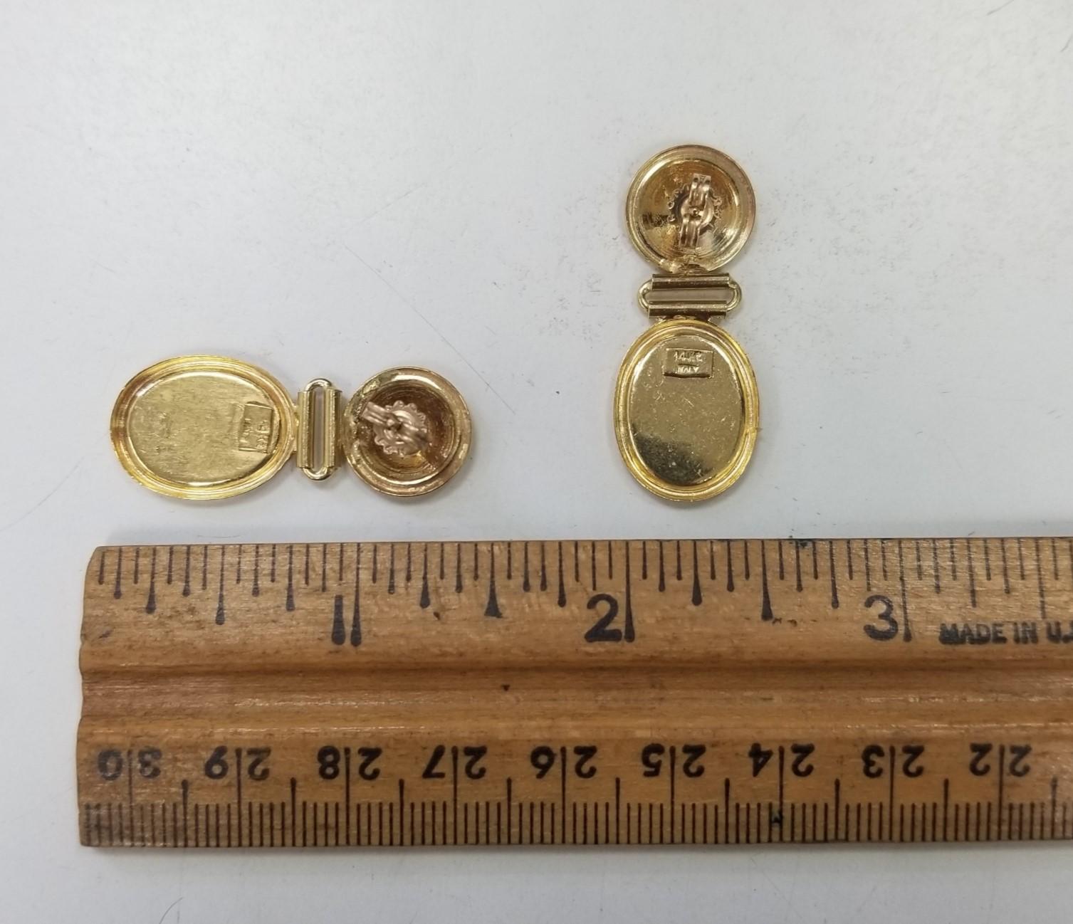 Roman Woman Coin Look 14k Yellow Gold Earrings In Excellent Condition For Sale In Los Angeles, CA