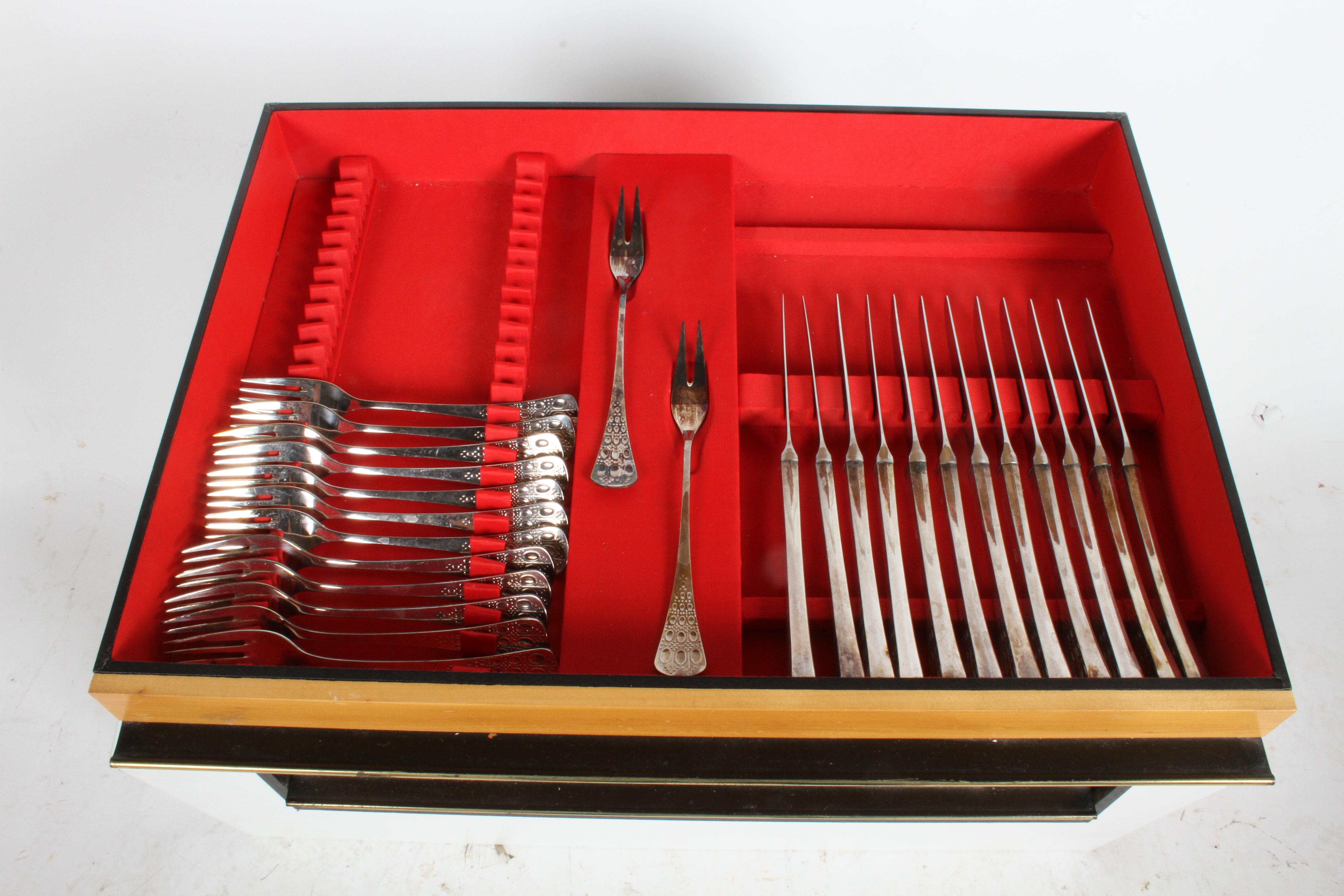 Romance, Bijorn Windblad Rosenthal Silverplate Flatware for 12 with Case 79 Pcs For Sale 1