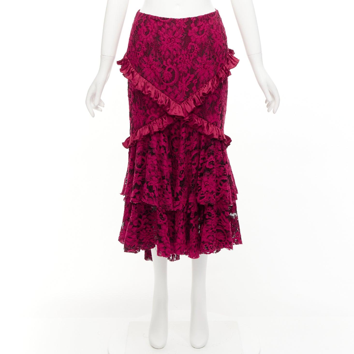 ROMANCE WAS BORN roter Midirock aus Baumwoll-Seidenmischung und Blumenspitze mit schrägem Rüschen AUS8 S im Angebot 4