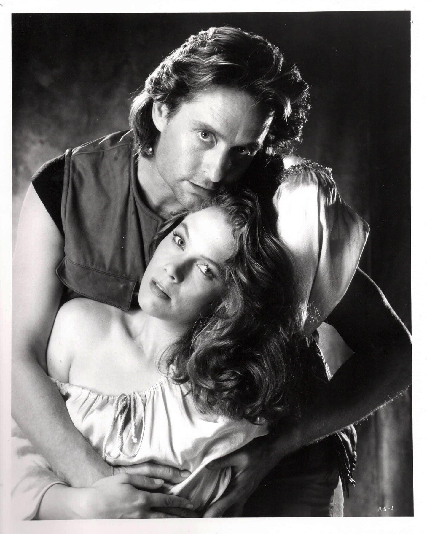 Papier Romancing the Stone 1984 Publicity Film Movie Press Still Framed en vente