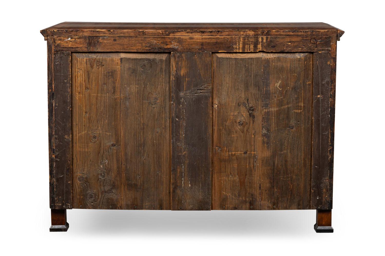 Romanian Biedermeier 3-Drawer Burlwood Chest / Commode In condizioni buone in vendita a Queens, NY